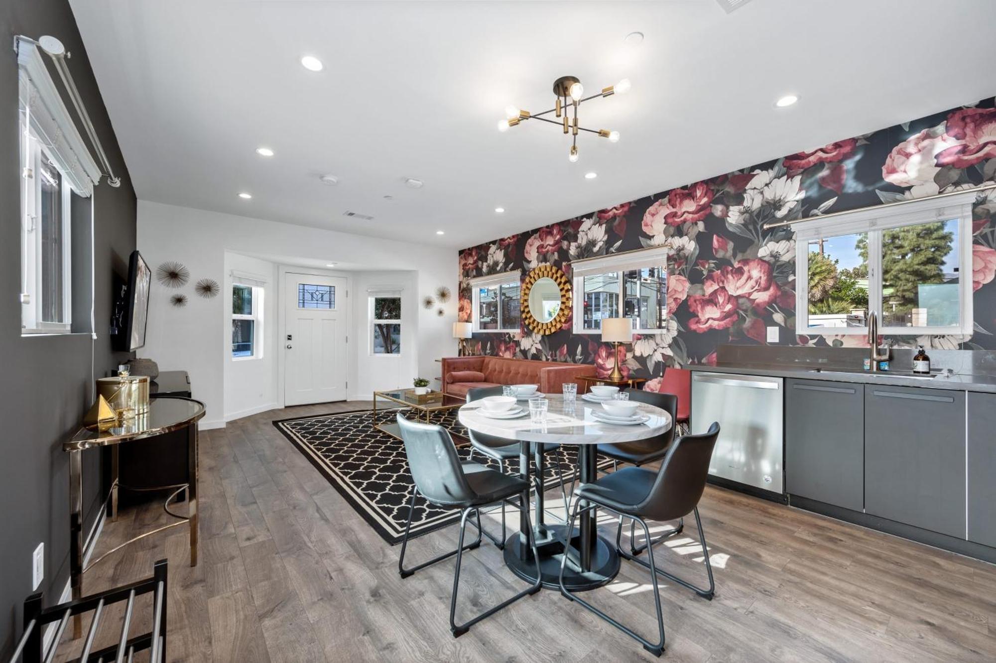 Art Deco By Avantstay 1920s Remodeled Open Layout Courtyard