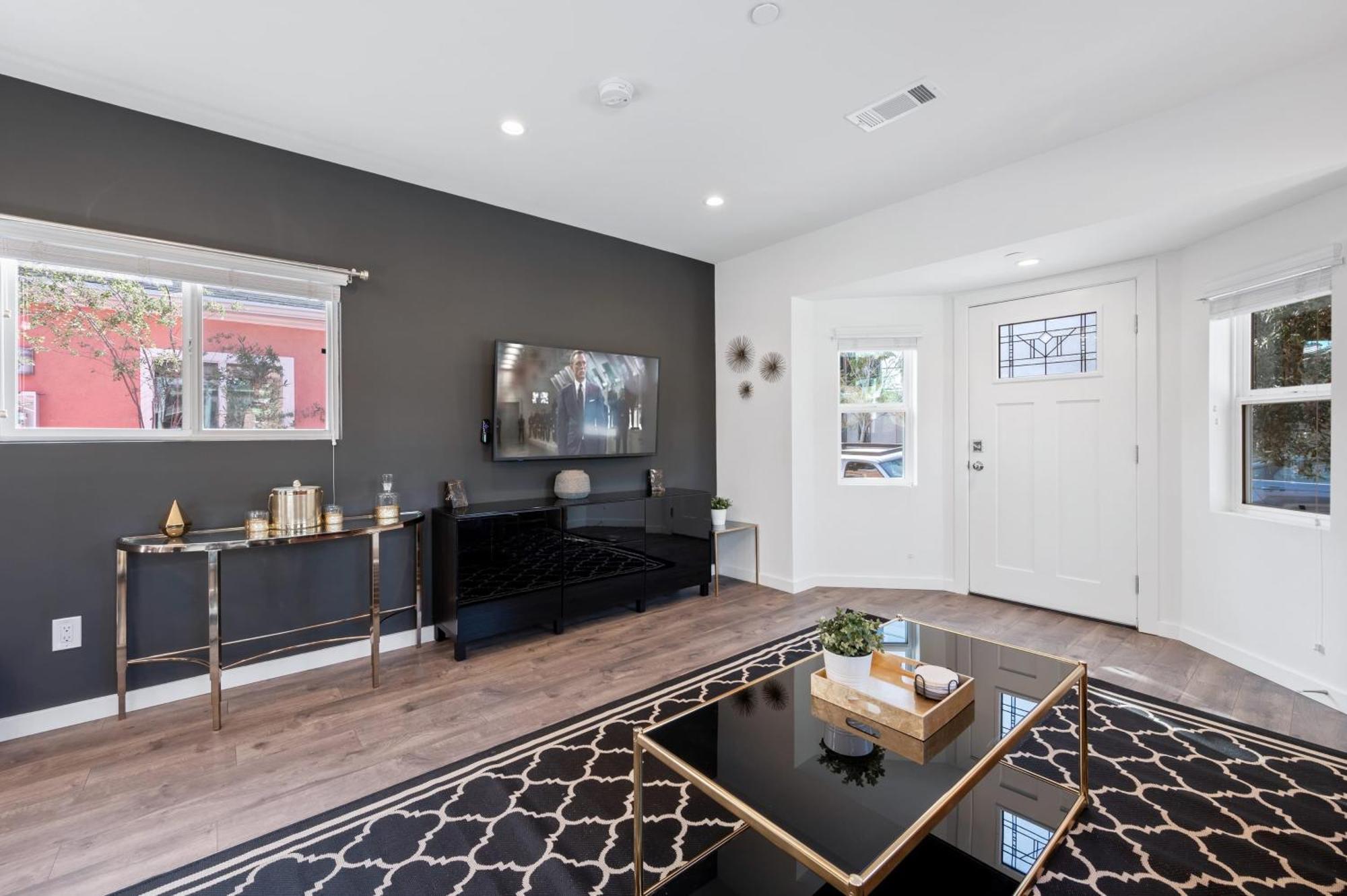 Art Deco By Avantstay 1920s Remodeled Open Layout Courtyard