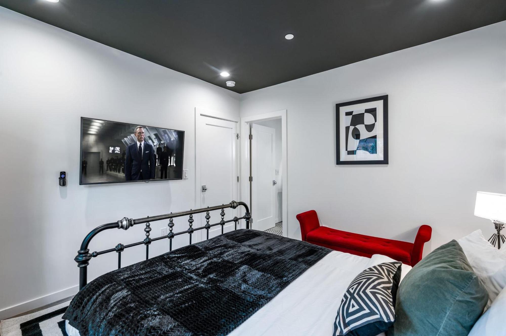 Rock N Roll By Avantstay Vibey Hollywood Retreat Steps To Attractions *