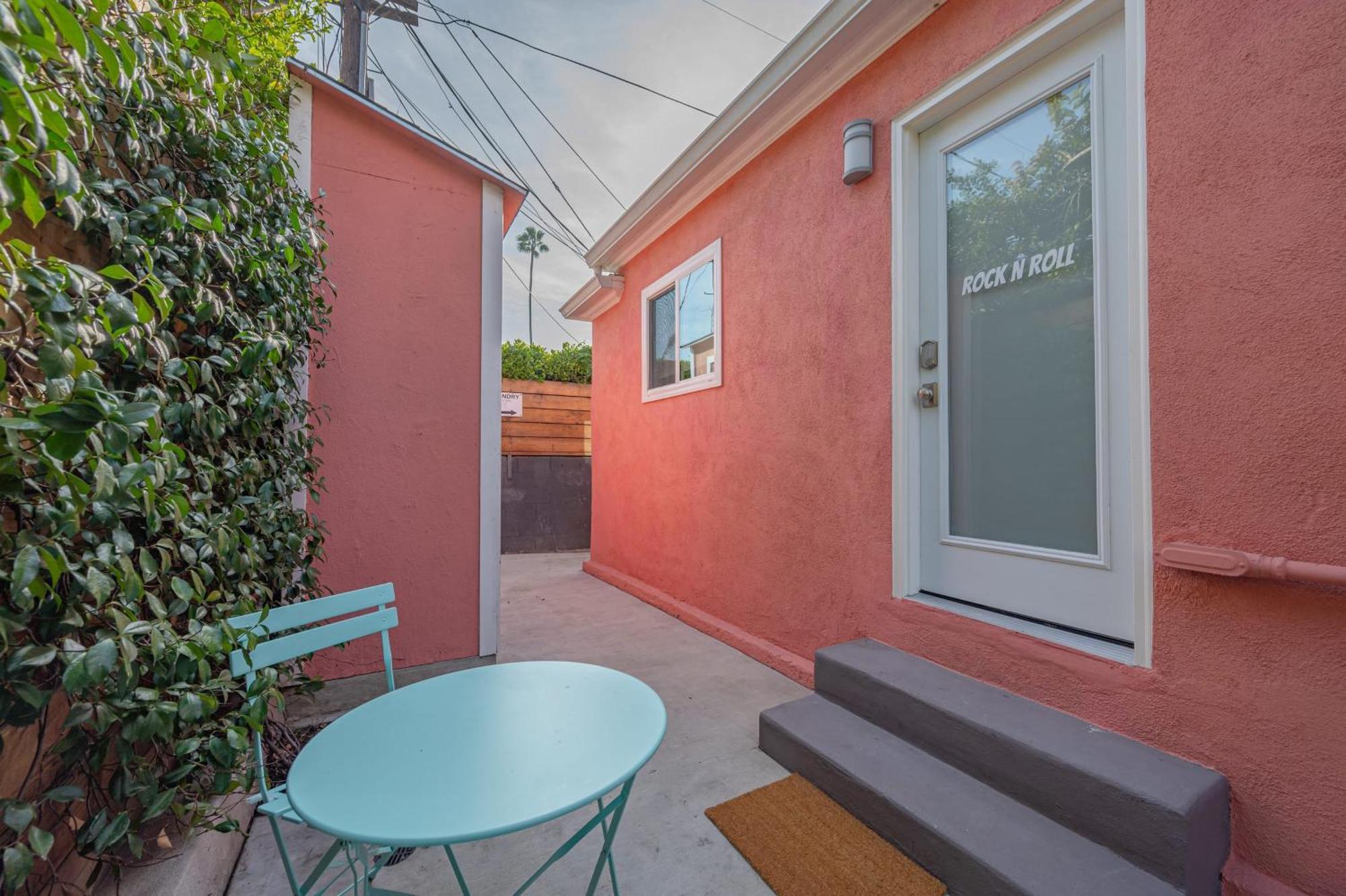 Rock N Roll By Avantstay Vibey Hollywood Retreat Steps To Attractions *