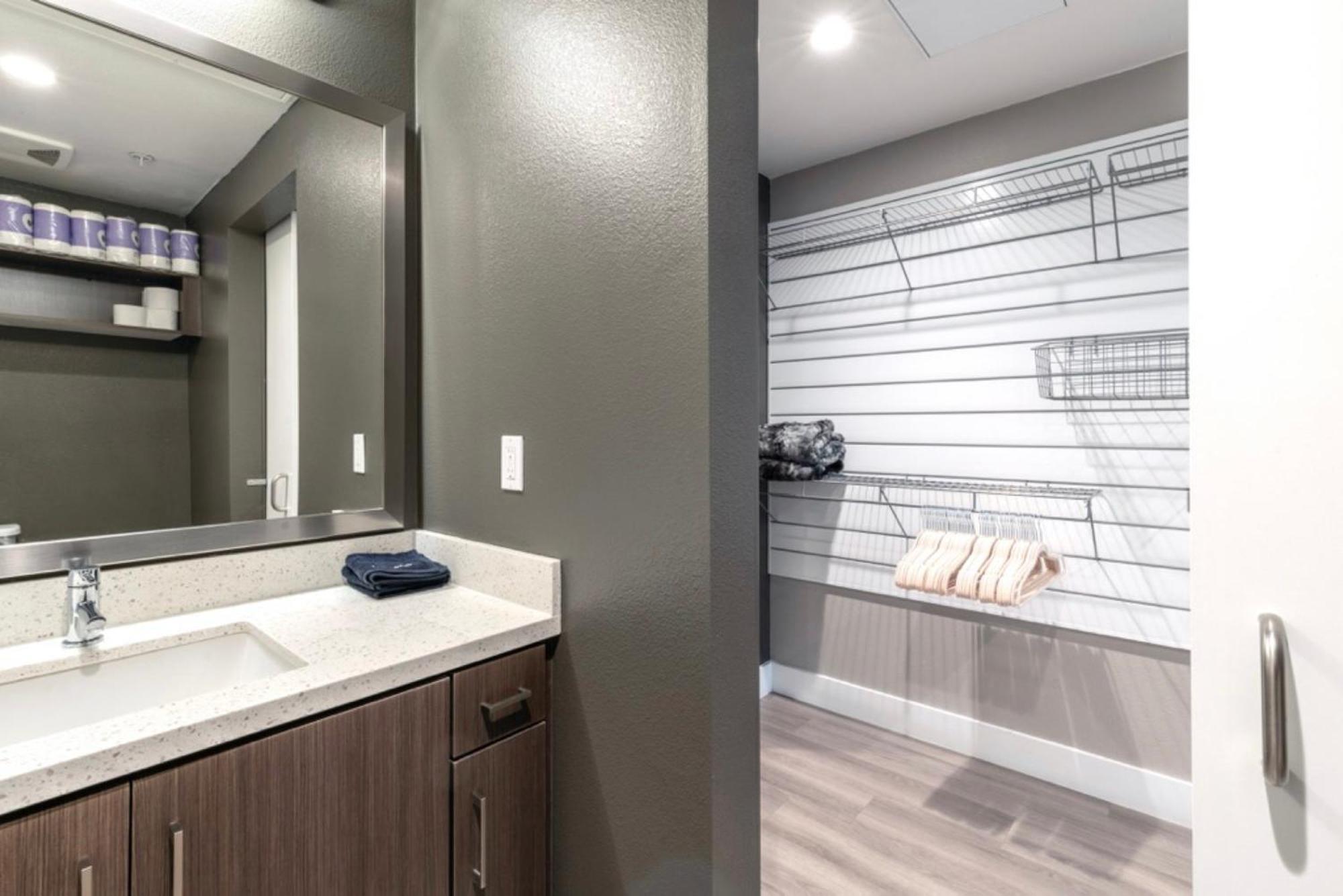 Sleek & Stylish Brand-new Luxury In West Hollywood Apartment Los Angeles