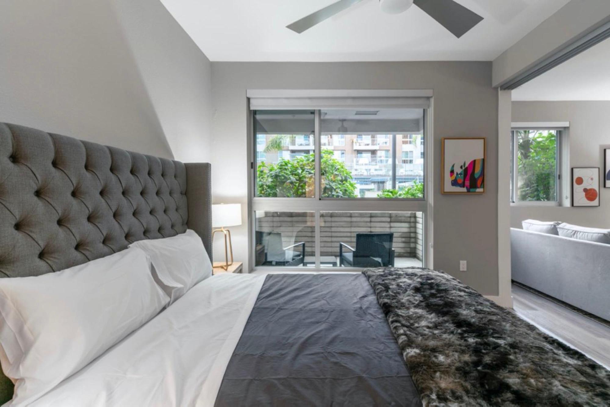 Sleek & Stylish Brand-new Luxury In West Hollywood Apartment Los Angeles