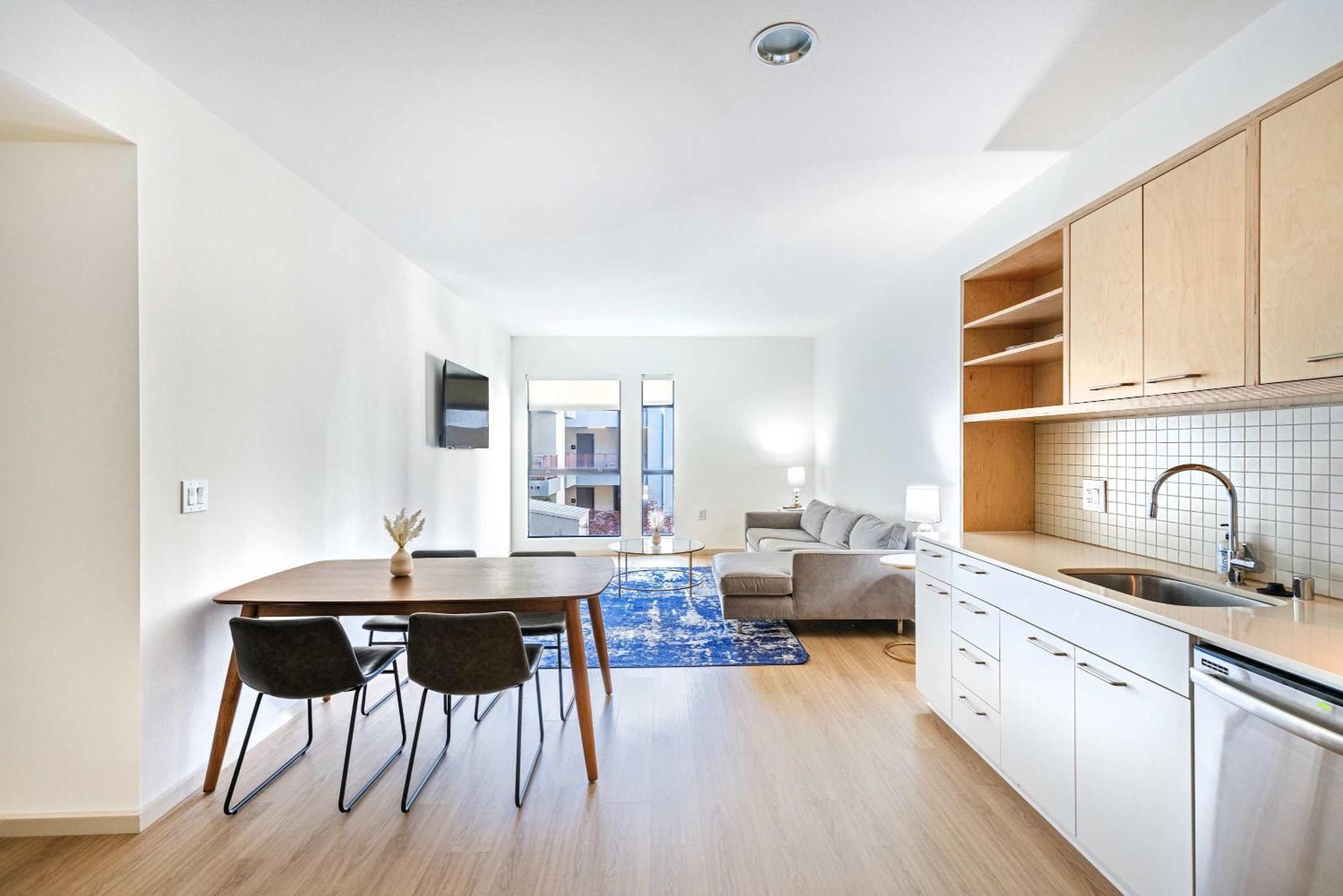 New 2br Hollywood Opulent Oasis Retreat Apartment Los Angeles