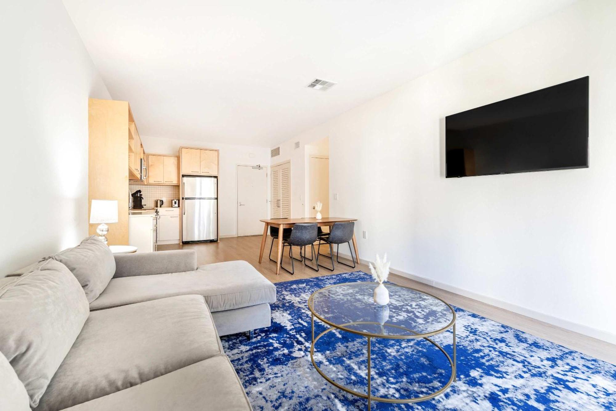 Apartment New 2br Hollywood Opulent Oasis Retreat