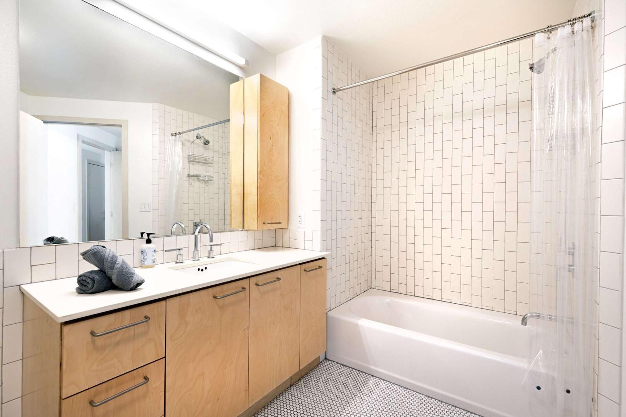 New 2br Hollywood Opulent Oasis Retreat