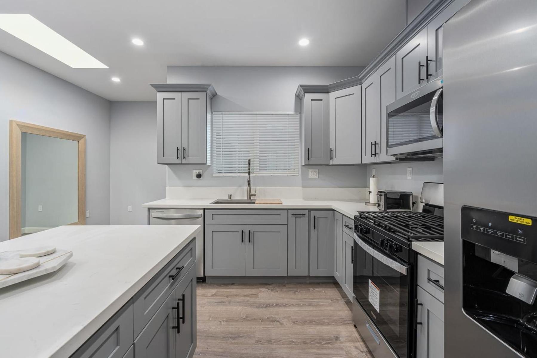 New Beauty By Avantstay Modern Location