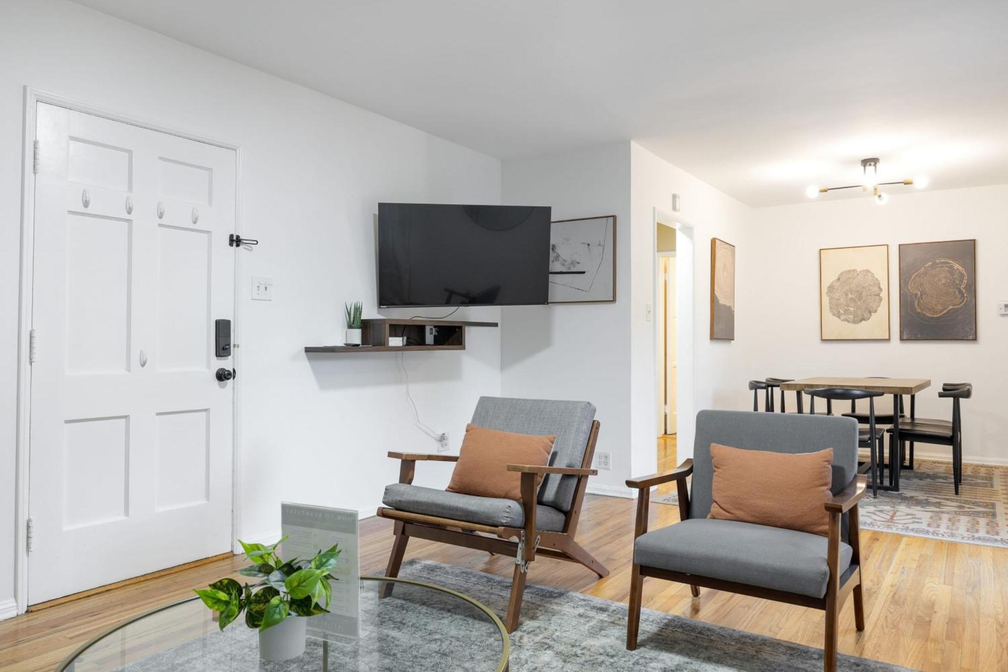 Balcom By Avantstay Newly Furnished Valley Holiday home Los Angeles
