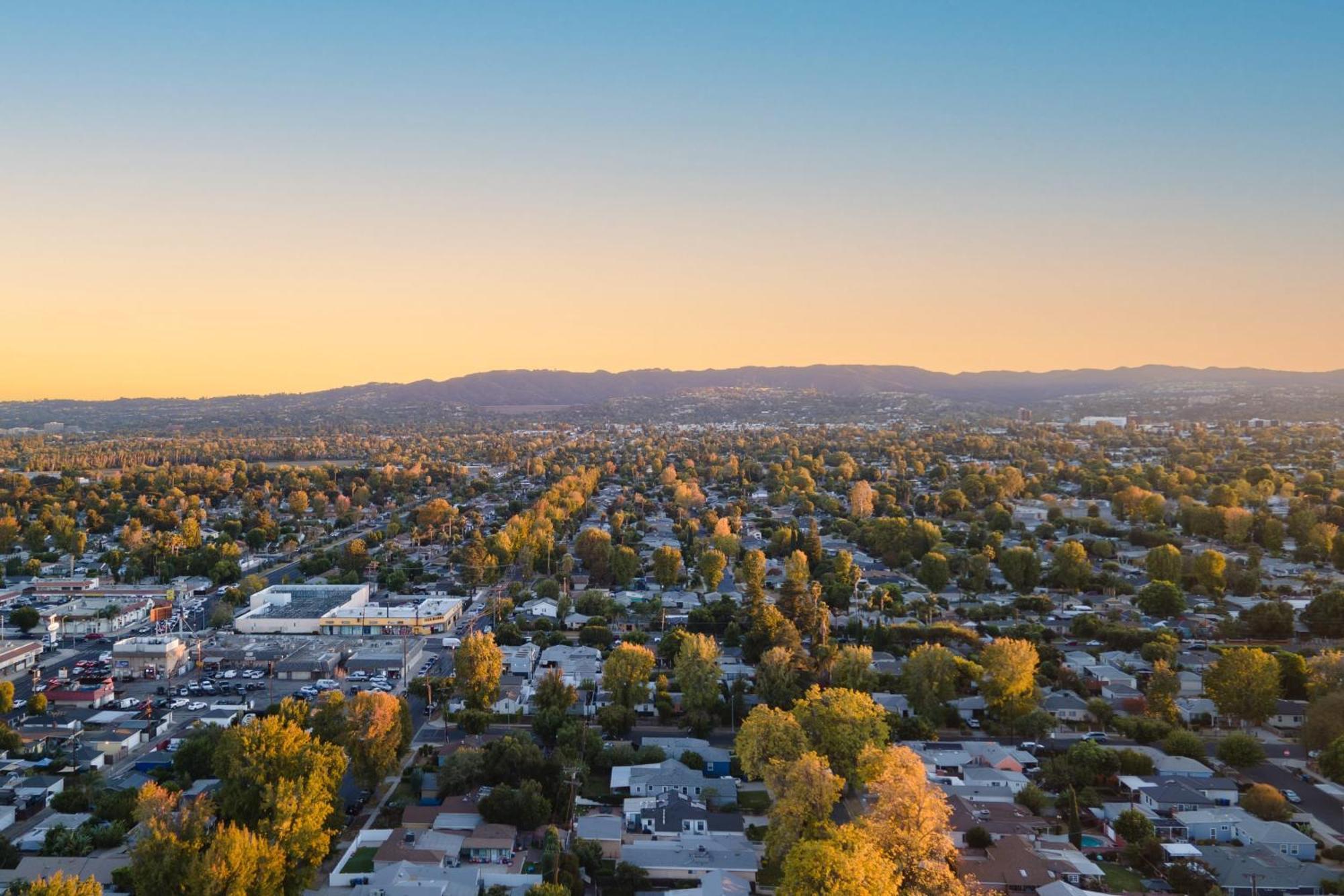 Balcom By Avantstay Newly Furnished Valley Holiday home Los Angeles