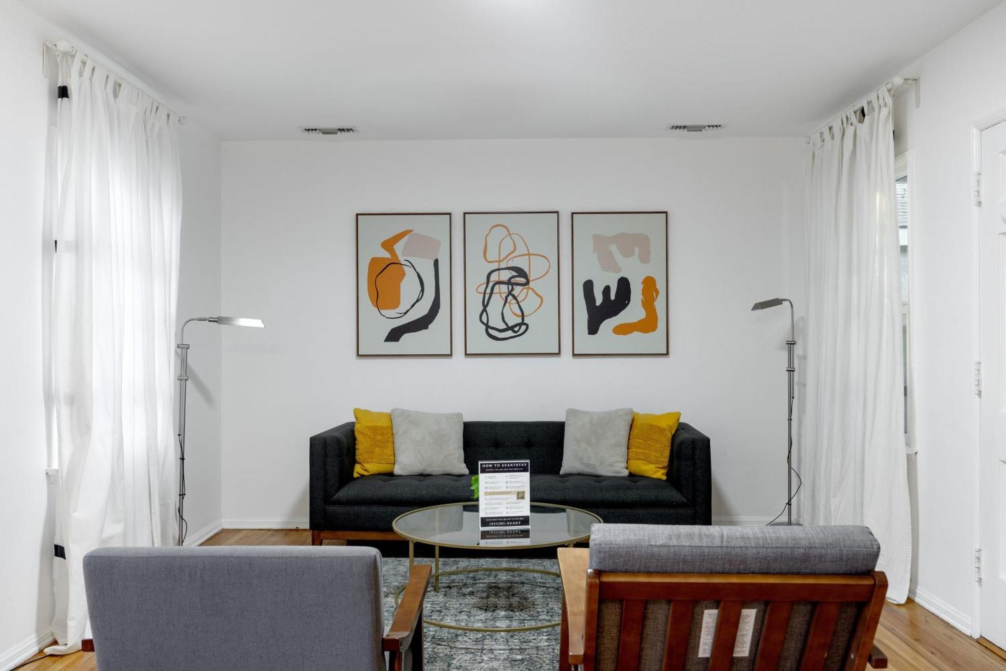 Balcom By Avantstay Newly Furnished Valley *