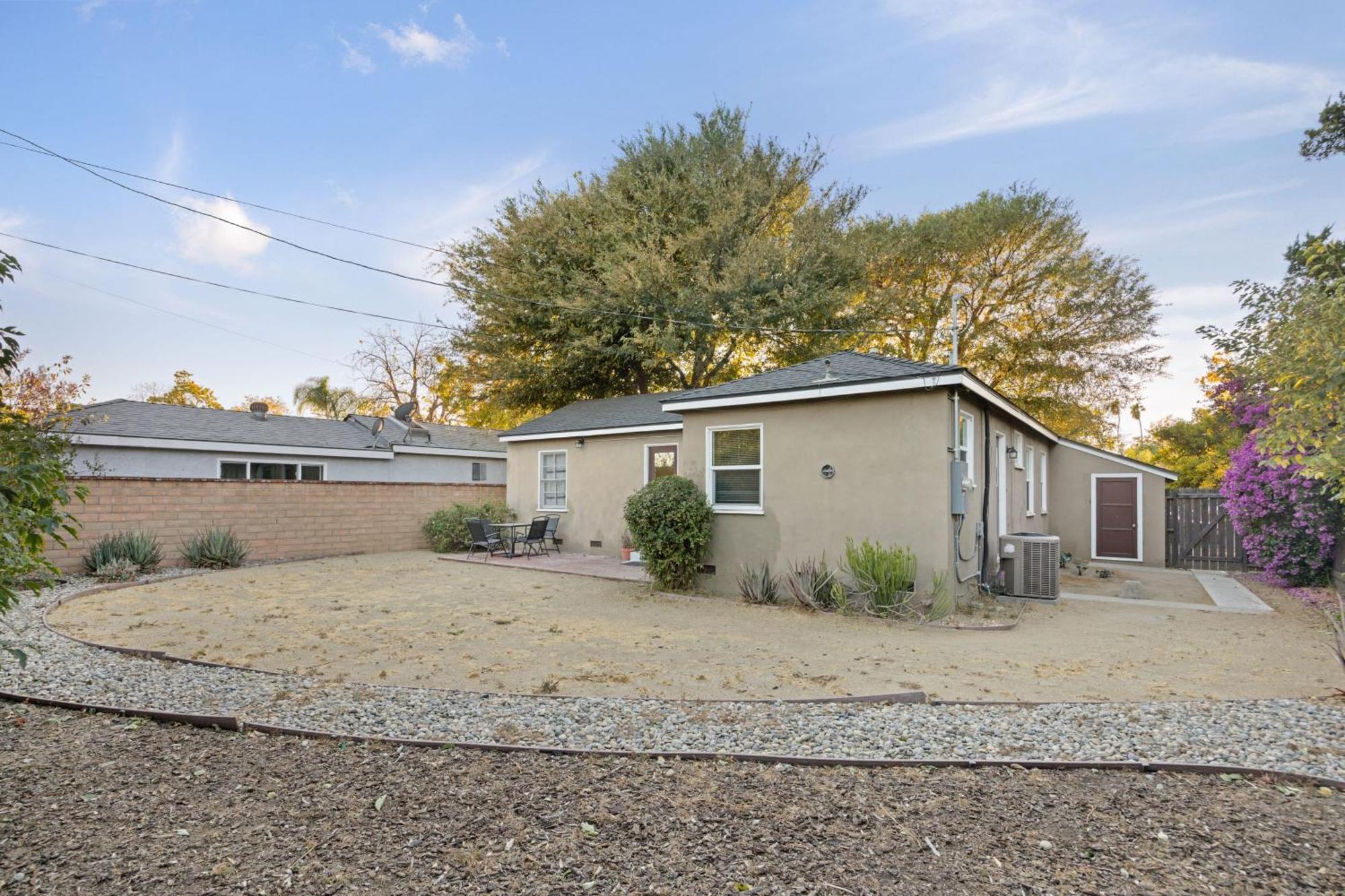 Balcom By Avantstay Newly Furnished Valley Holiday home Los Angeles