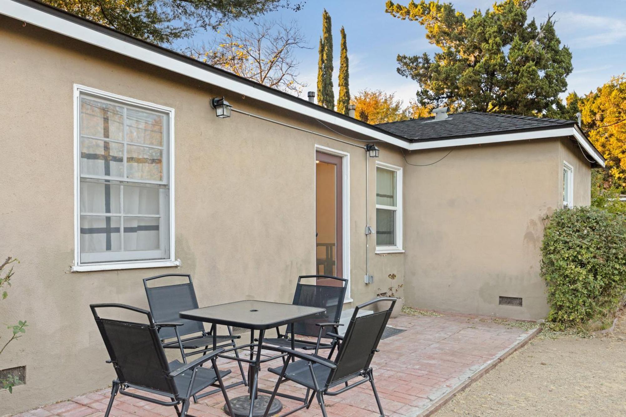Holiday home Balcom By Avantstay Newly Furnished Valley Los Angeles