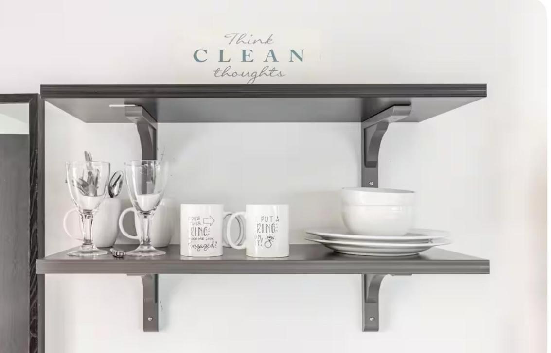 Charming One Bed One Bath Privet