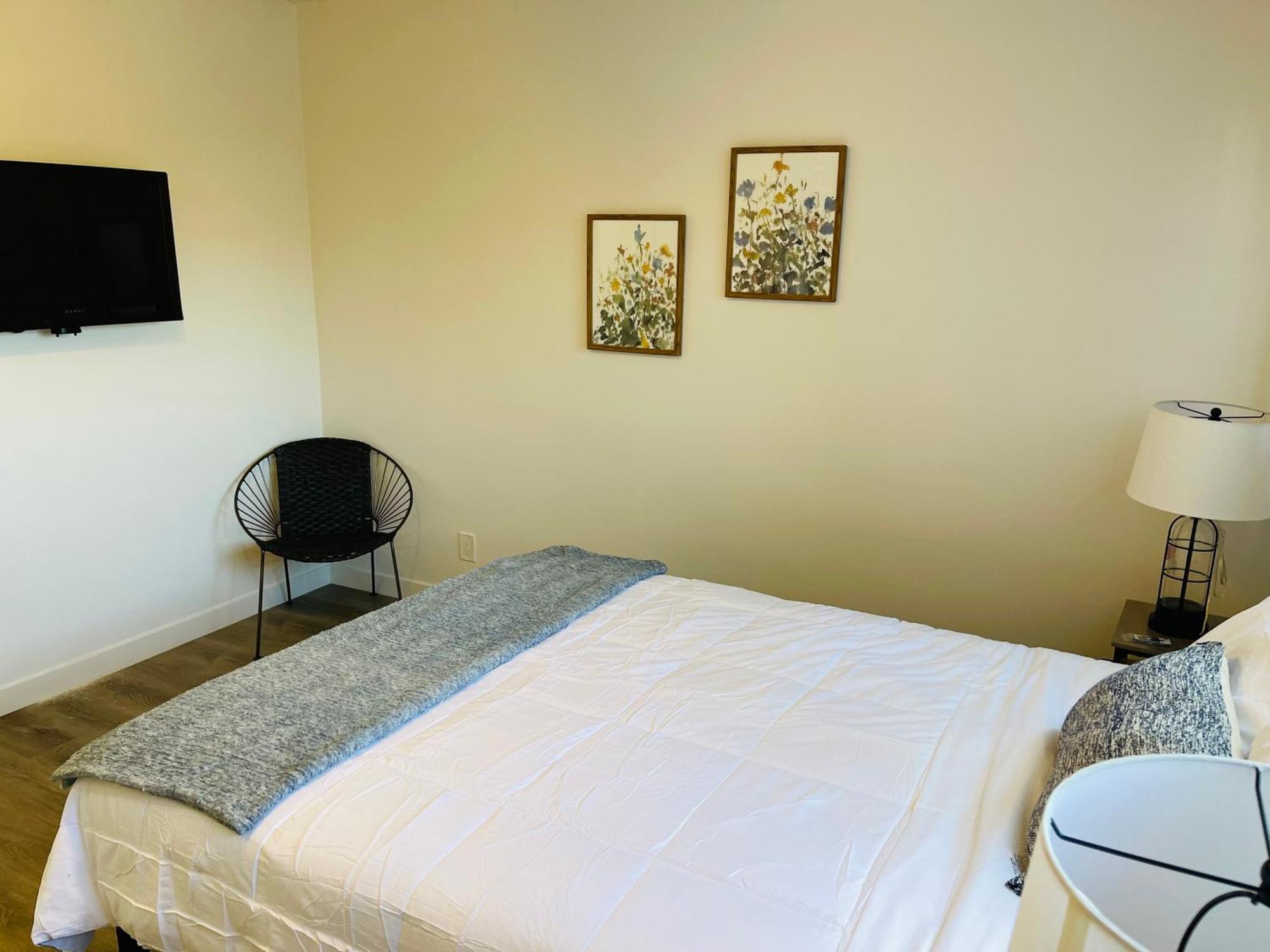 Apartment Modern Spacious & Bright 2bedroom W Balcony In Prime West La