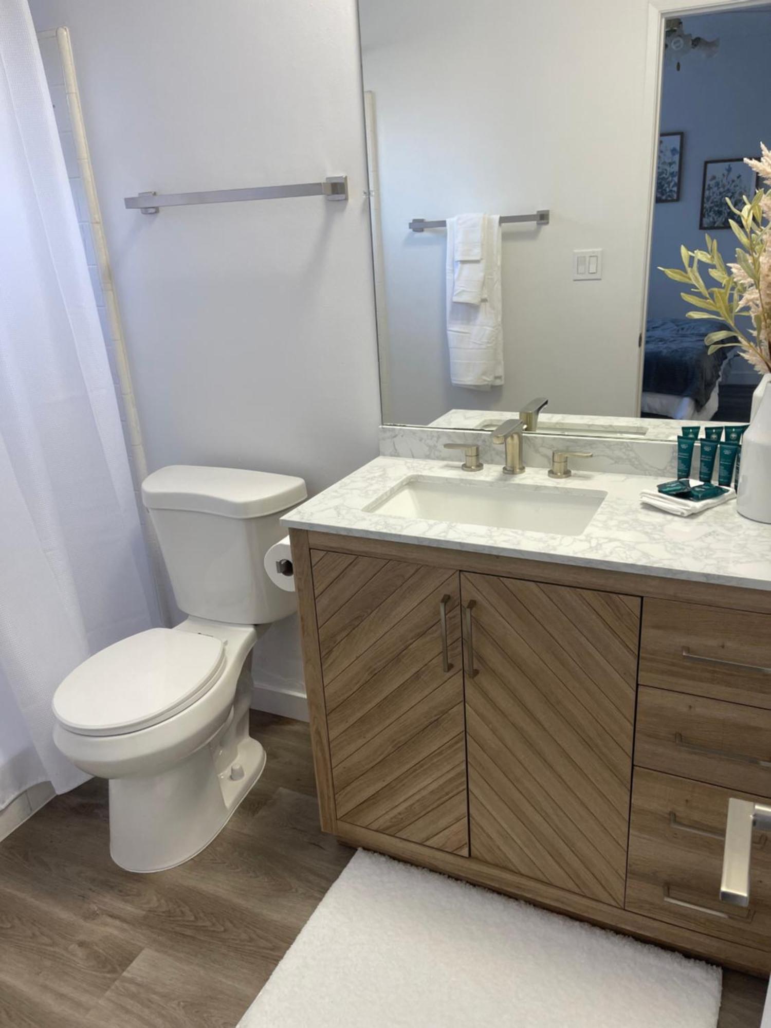 Modern Spacious & Bright 2bedroom W Balcony In Prime West La * Los Angeles