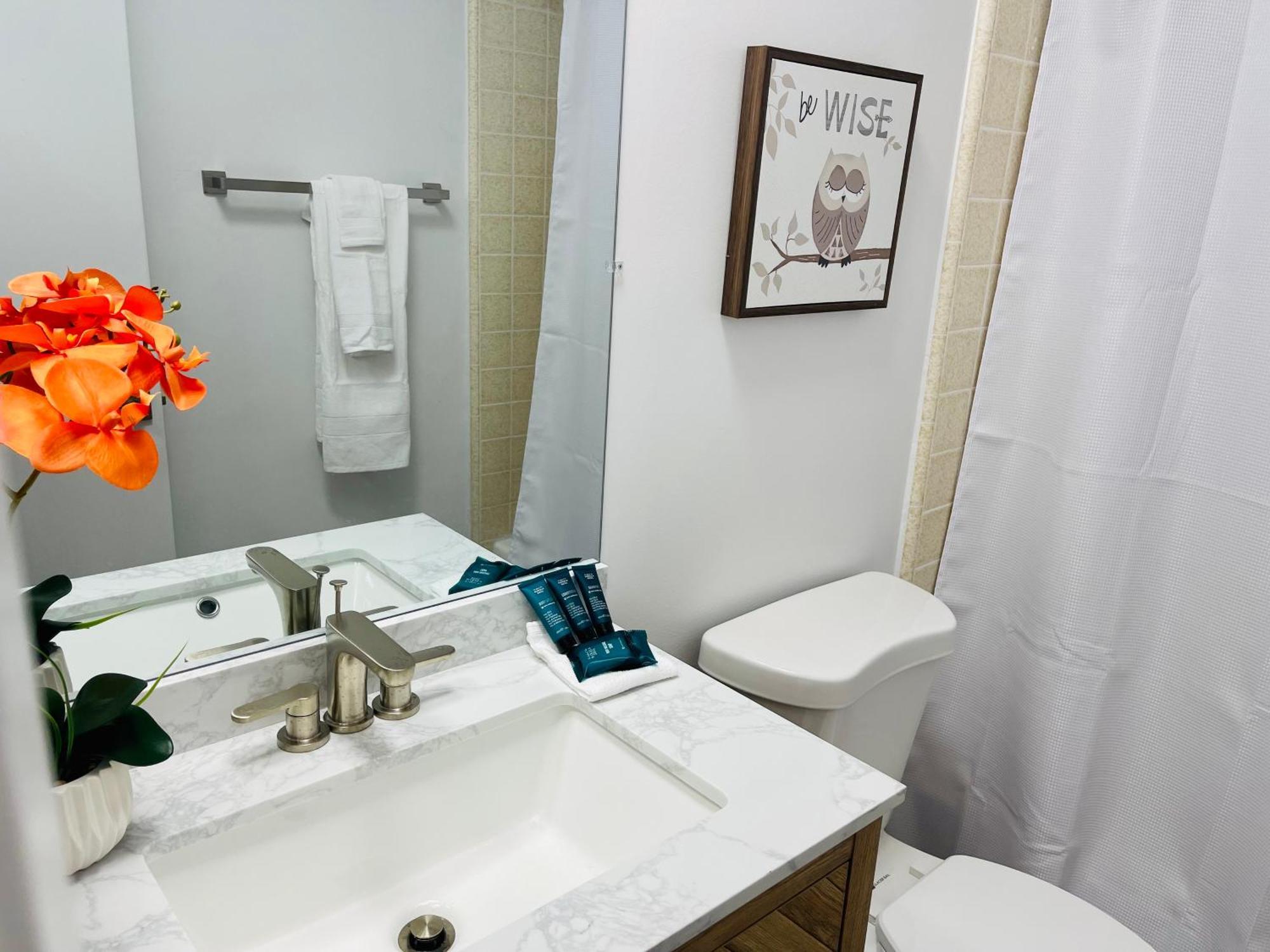 Apartment Modern Spacious & Bright 2bedroom W Balcony In Prime West La *