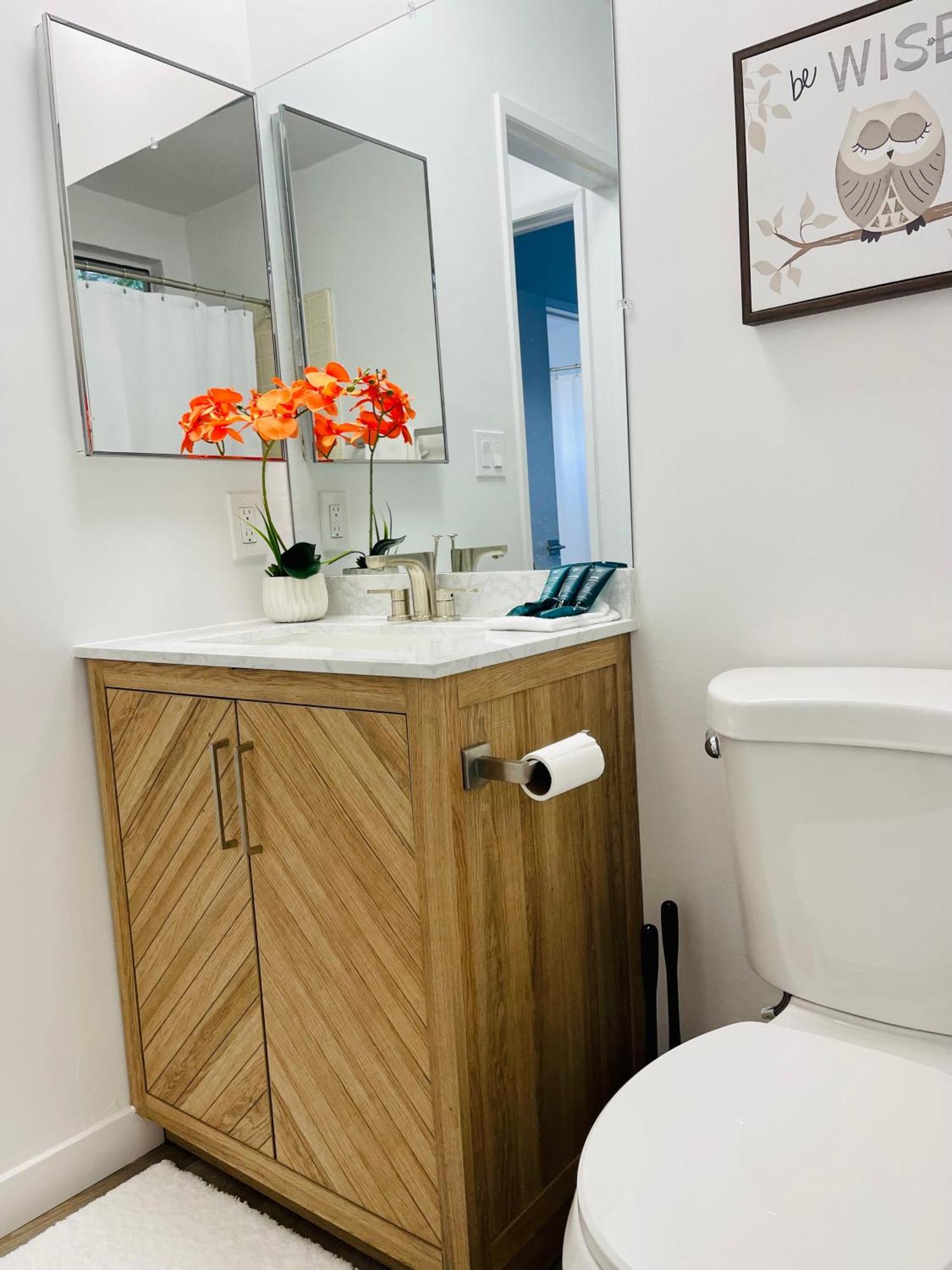 Modern Spacious & Bright 2bedroom W Balcony In Prime West La
