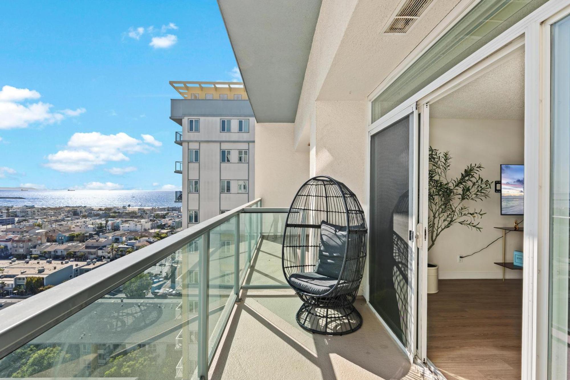 Oceanfront Oasis Serene 1bd Retreat In Mdr Venice Los Angeles