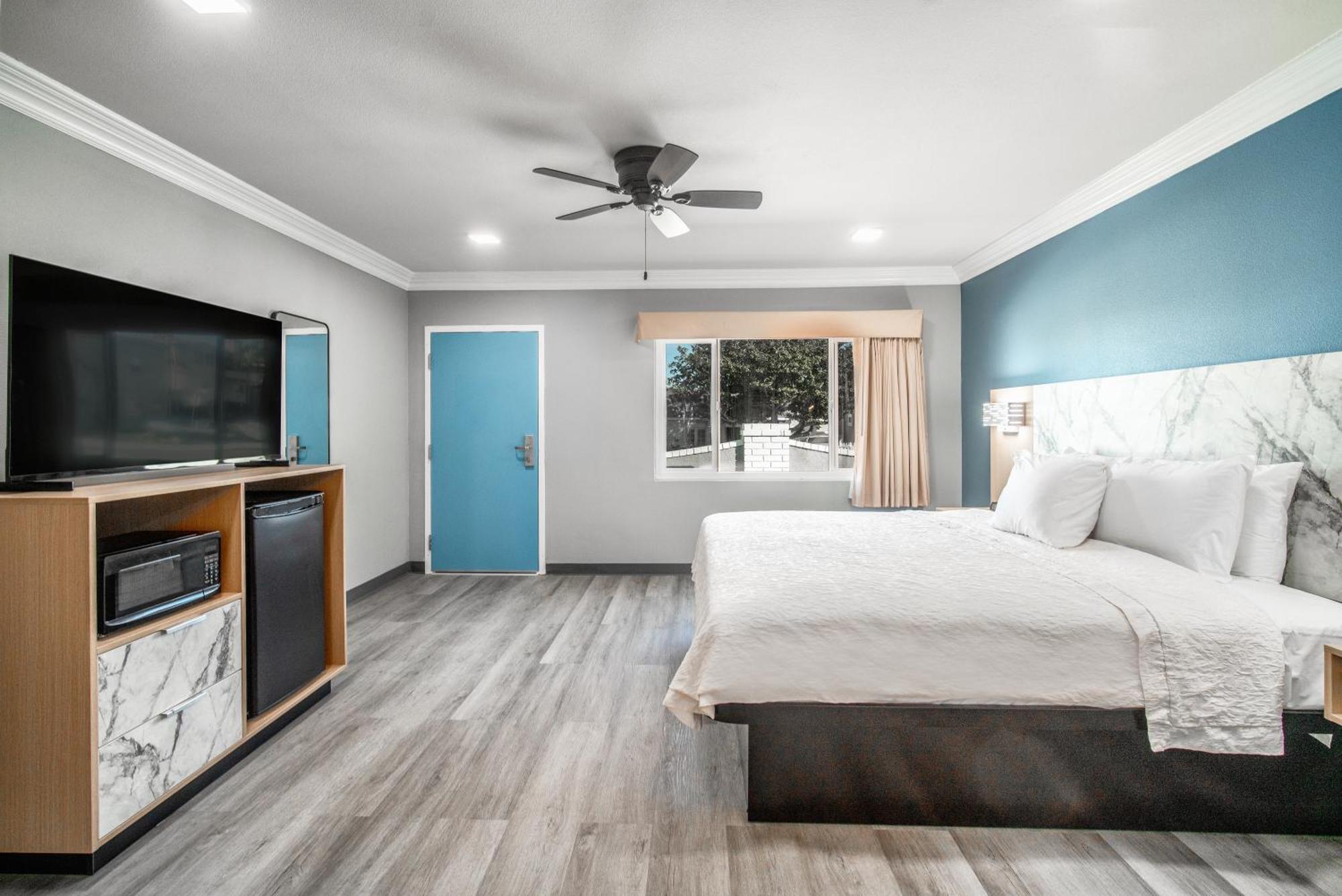 Inn Pacific And 2*