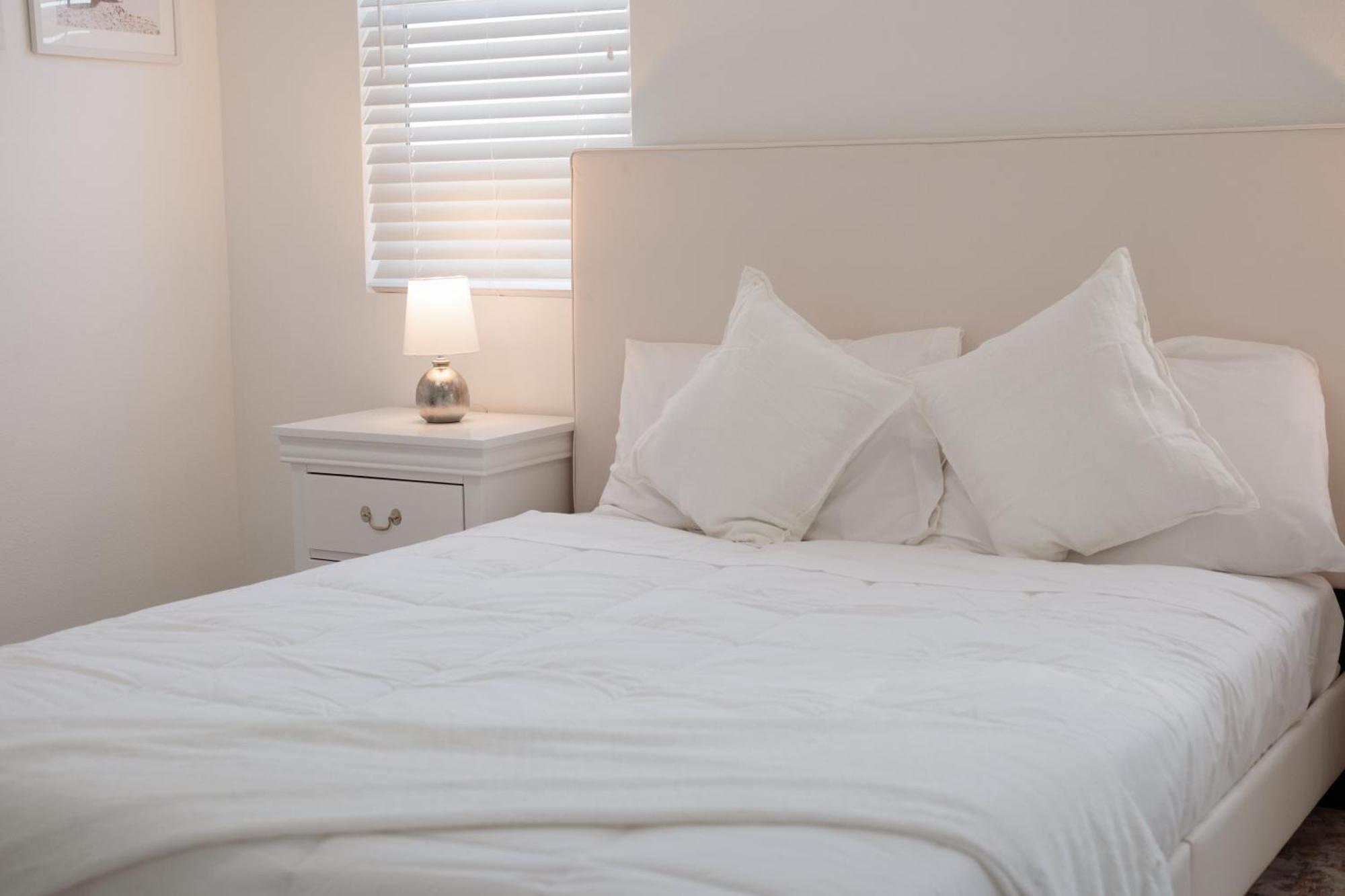 Charming La Retreat Near Usc & Downtown Highlights- 1 Bedroom With Shared Access 4*