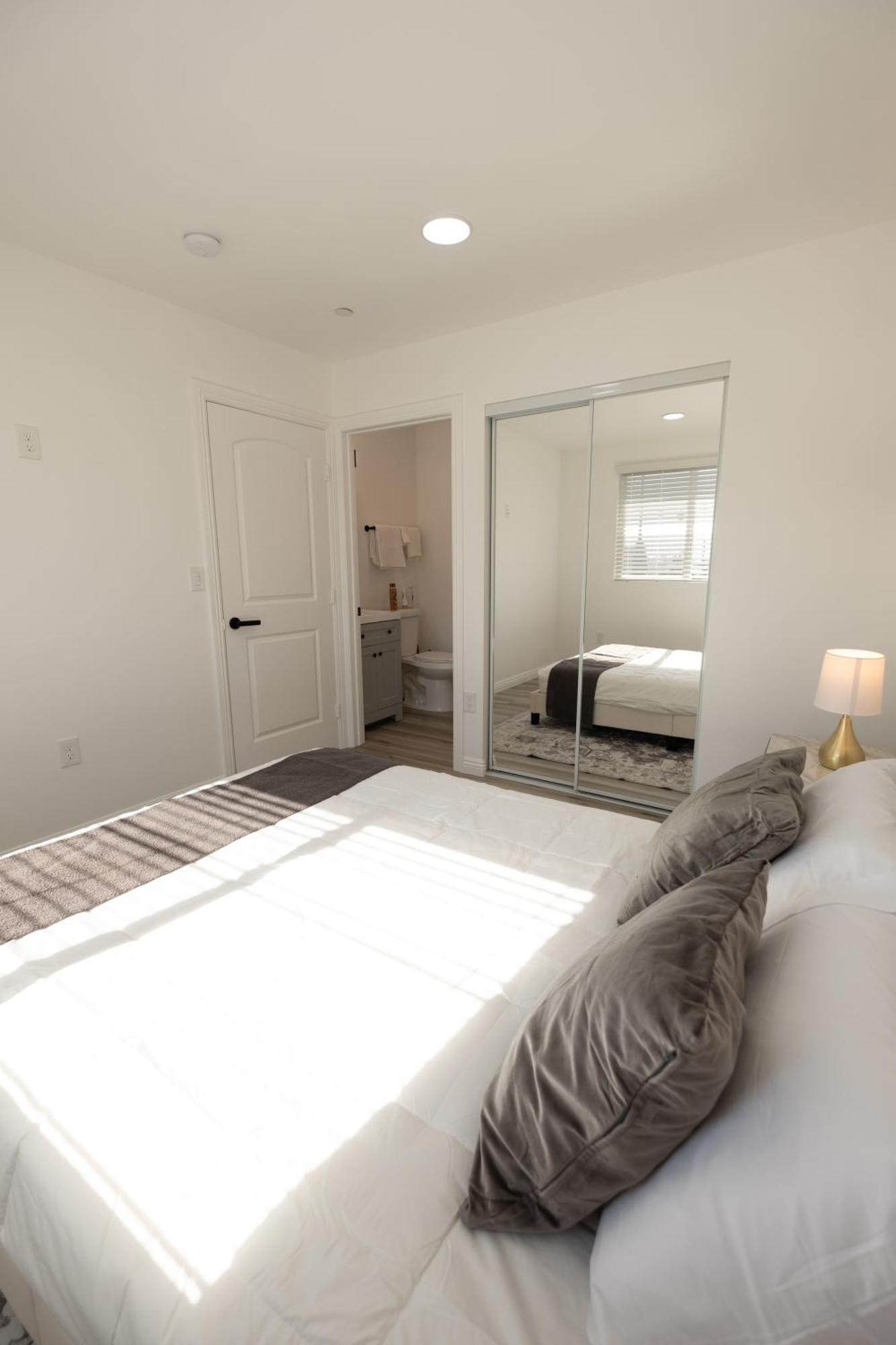 Charming La Retreat Near Usc & Downtown Highlights- 1 Bedroom With Shared Access Los Angeles