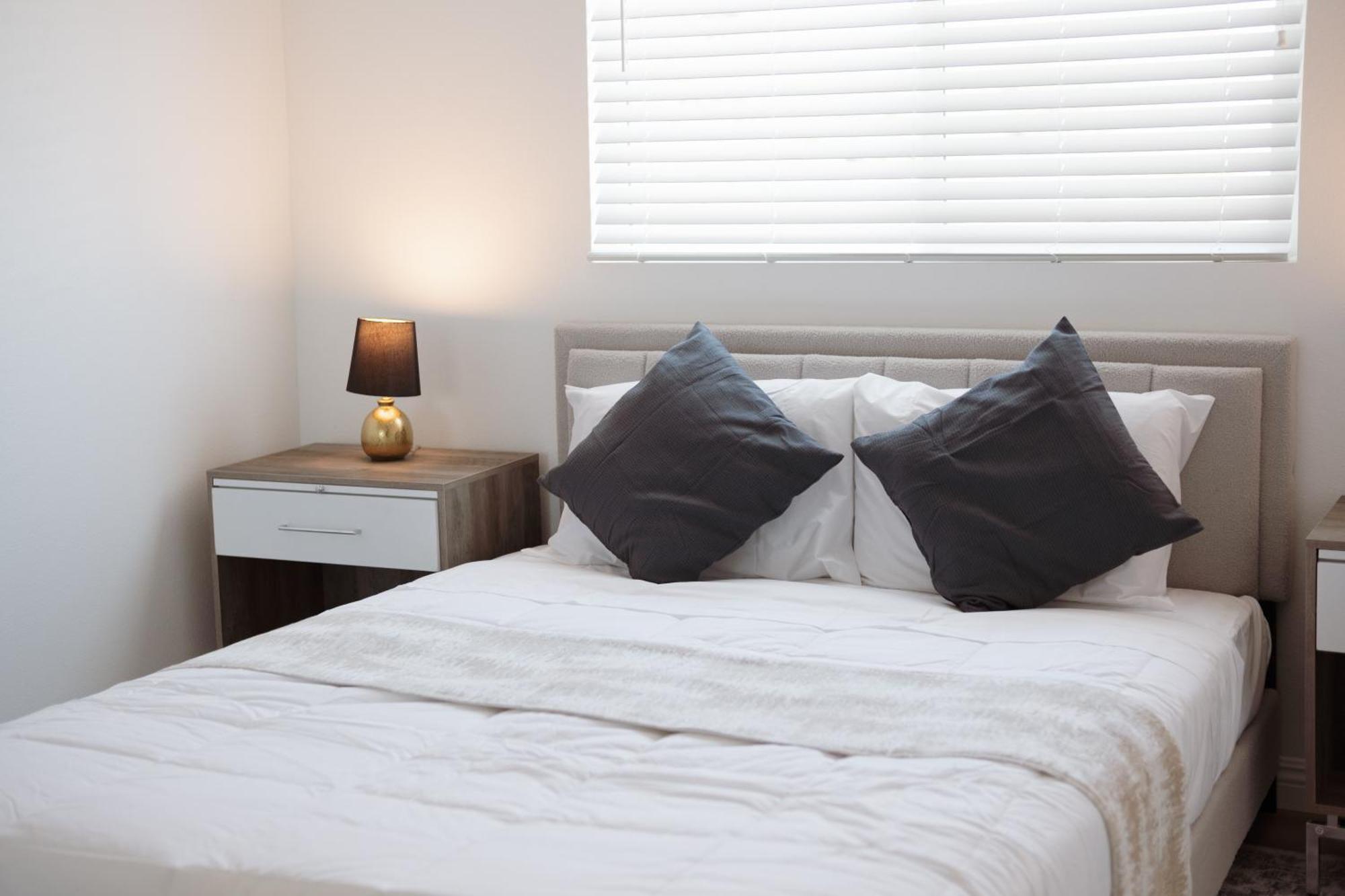 Hotel Charming La Retreat Near Usc & Downtown Highlights- 1 Bedroom With Shared Access Los Angeles