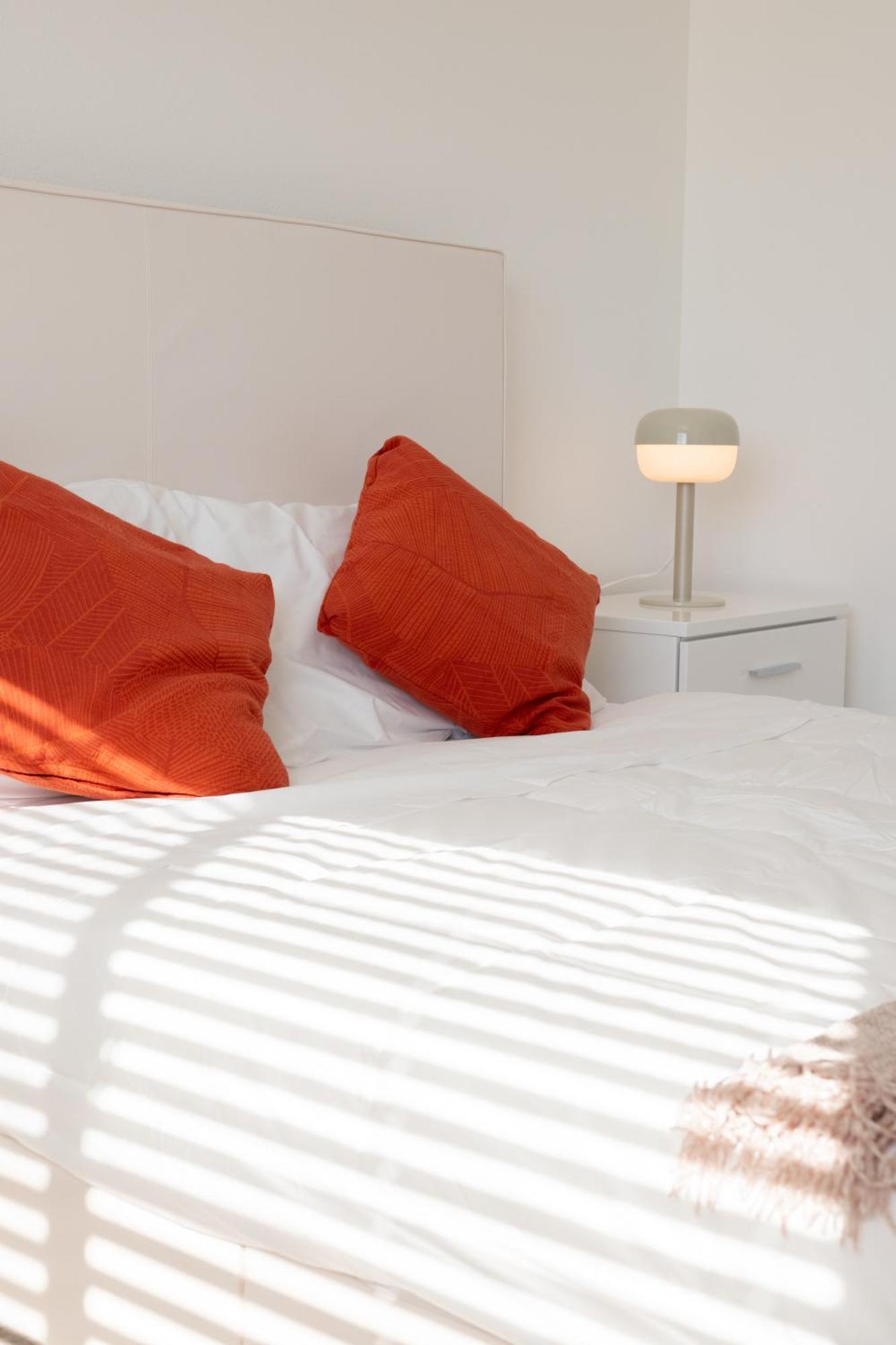 Hotel Charming La Retreat Near Usc & Downtown Highlights- 1 Bedroom With Shared Access