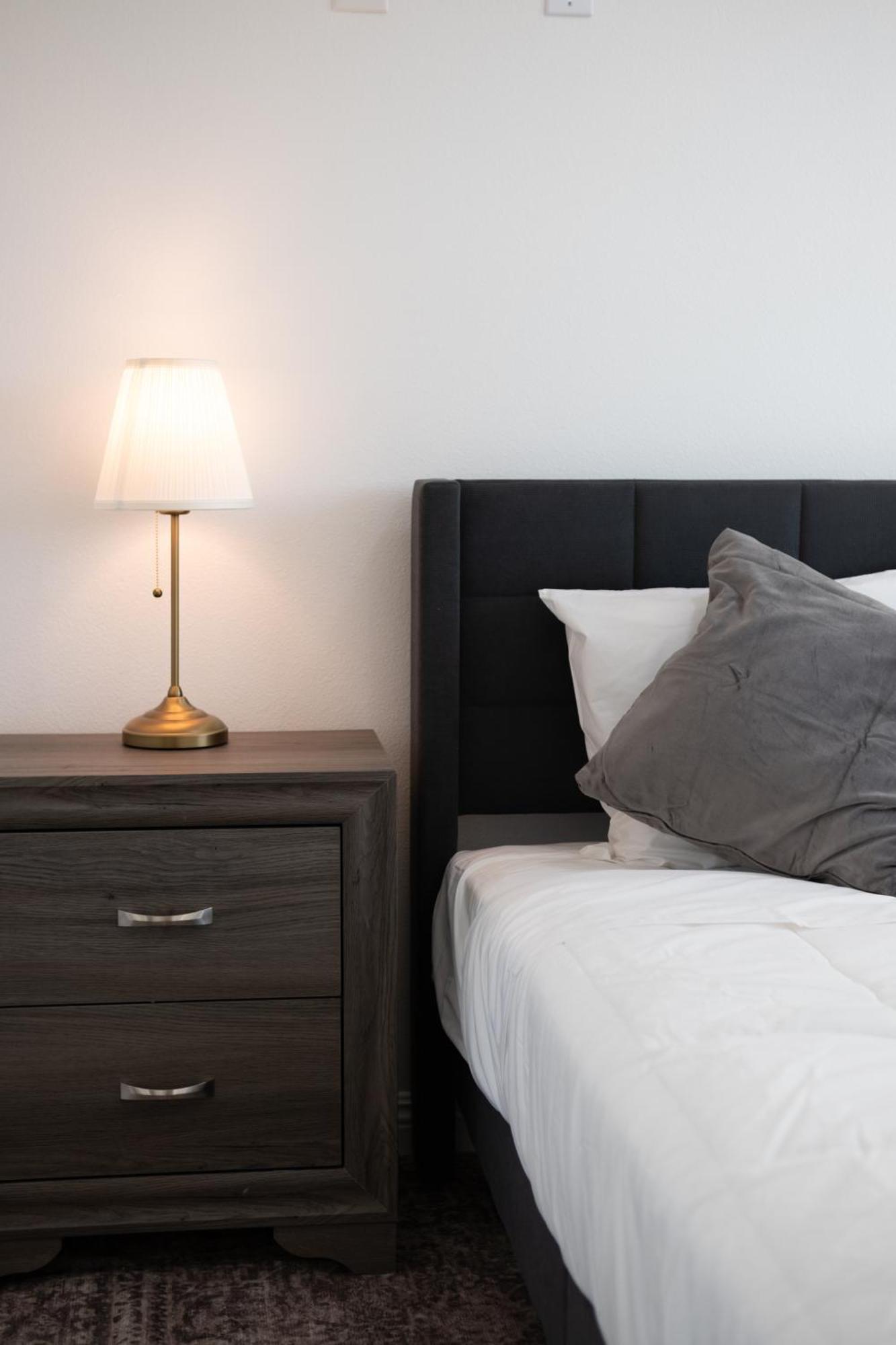 Charming La Retreat Near Usc & Downtown Highlights- 1 Bedroom With Shared Access 4*