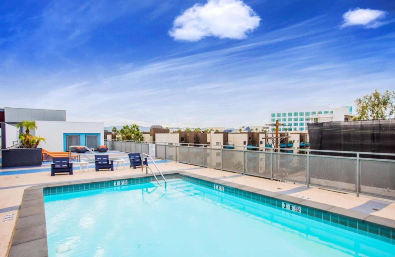 Sunset Duo 2 Bedroom Charm With Free Parking Apartment *