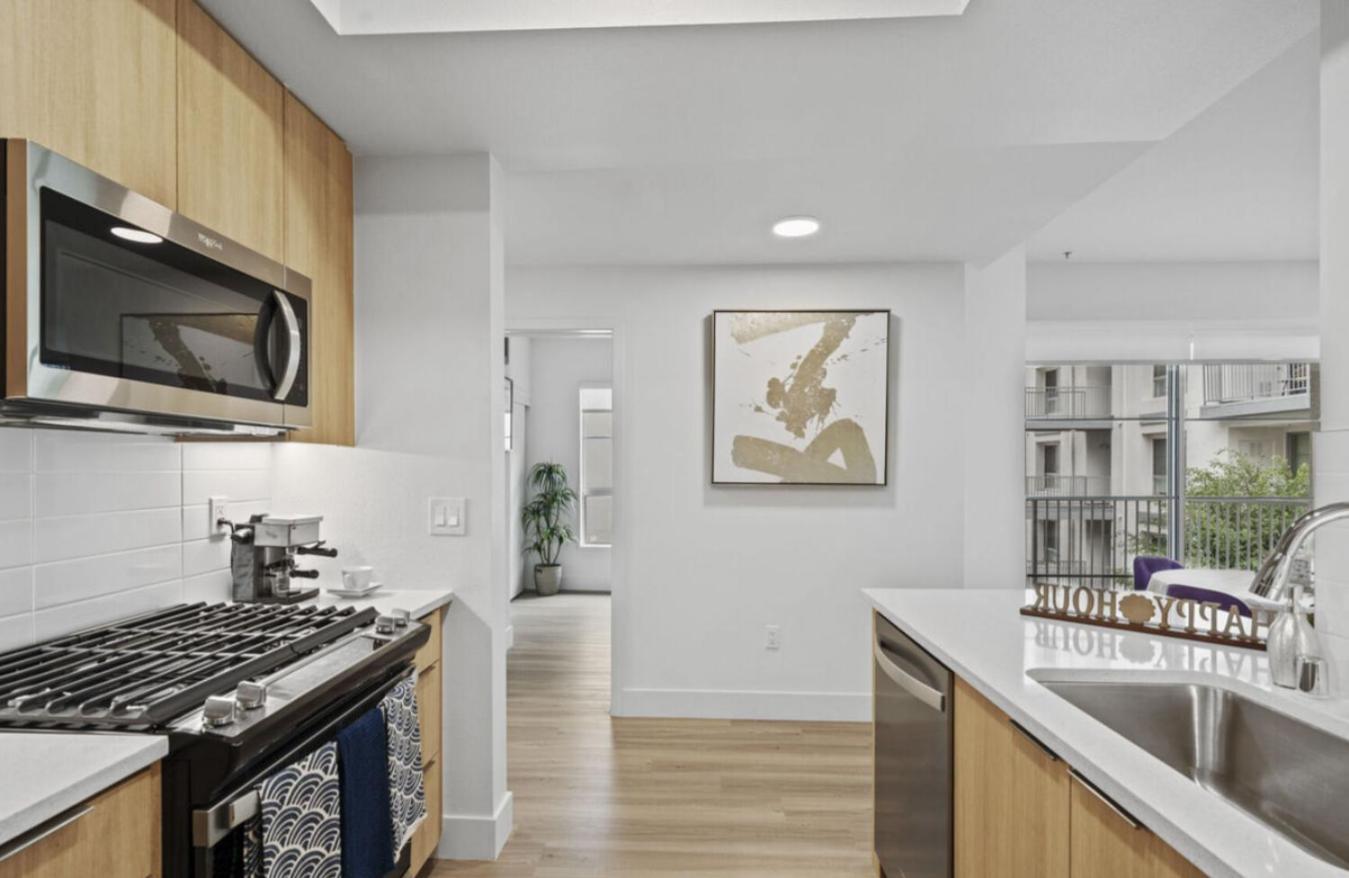 Sunset Duo 2 Bedroom Charm With Free Parking *