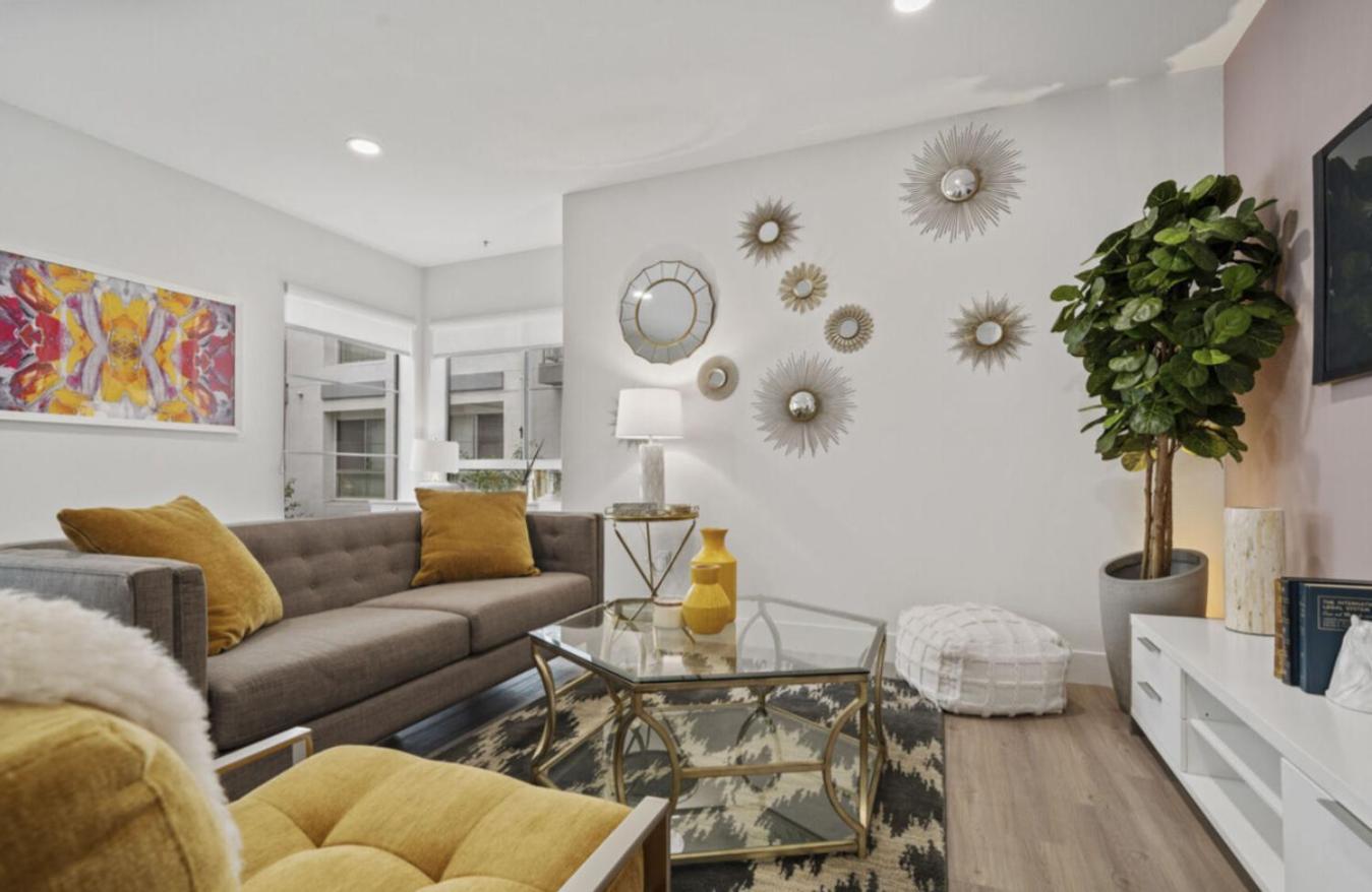 Sunset Duo 2 Bedroom Charm With Free Parking Apartment