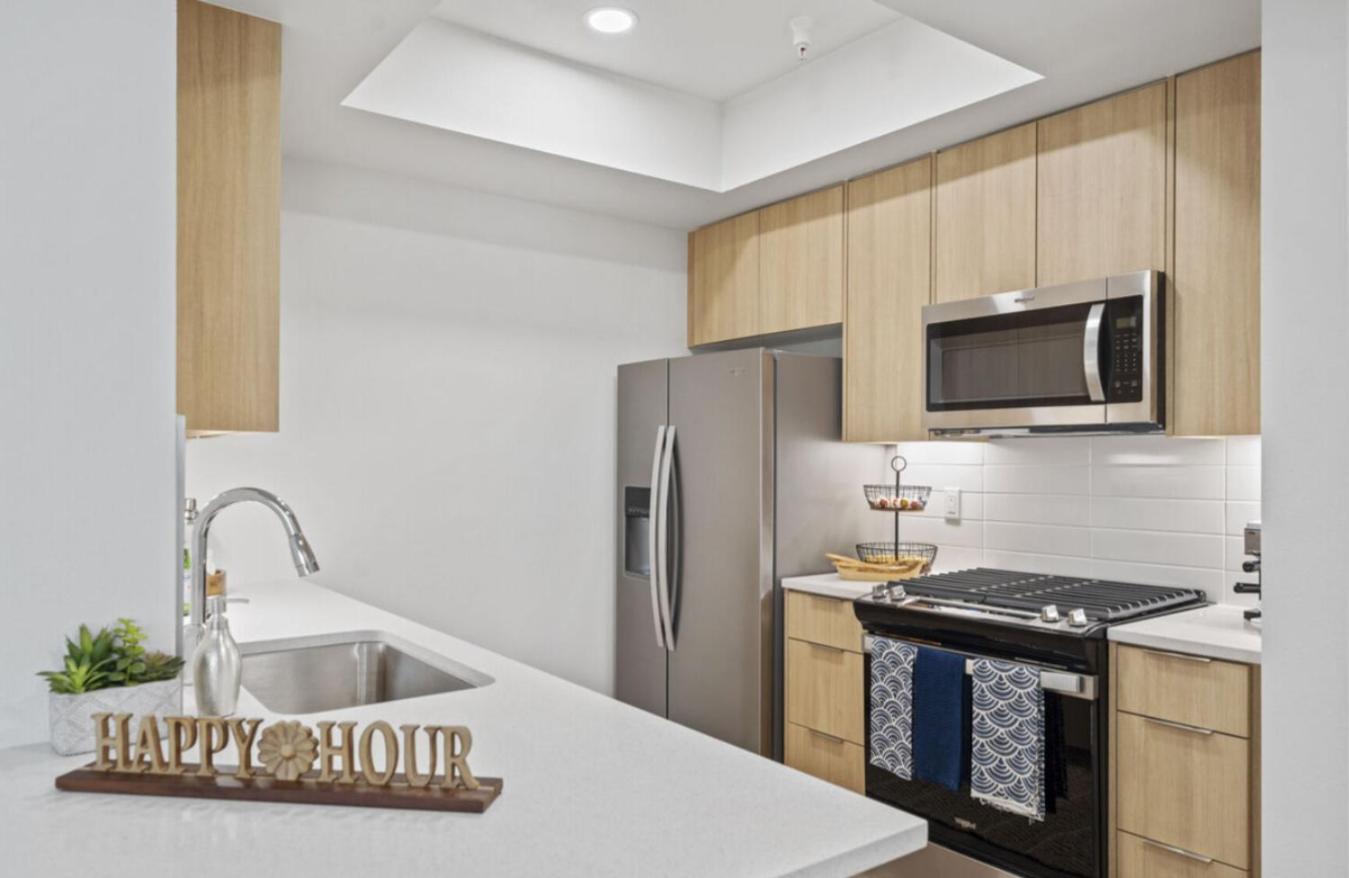 Sunset Duo 2 Bedroom Charm With Free Parking *