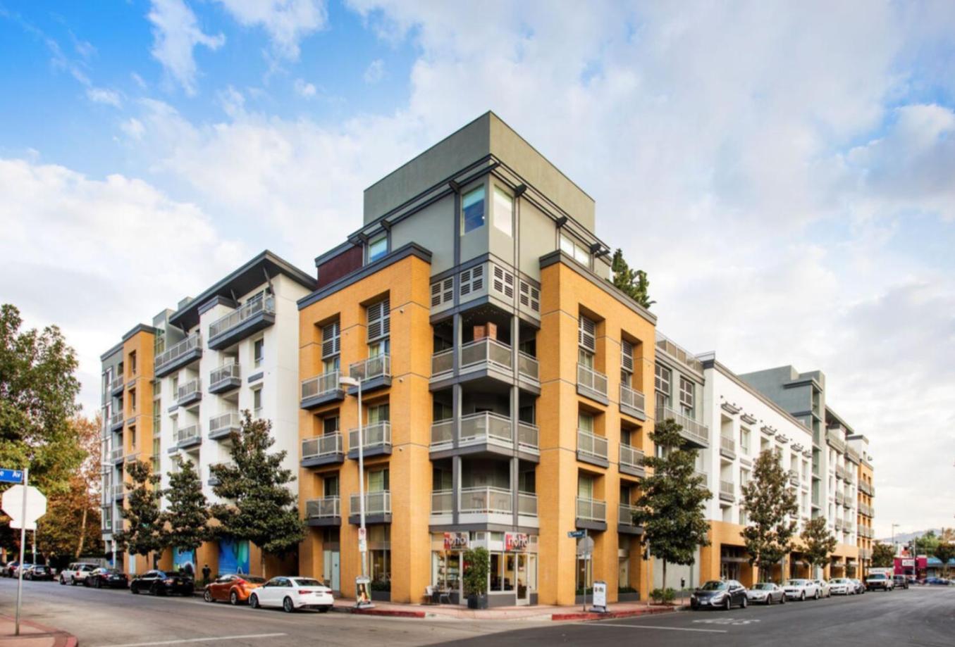 Sunset Duo 2 Bedroom Charm With Free Parking Apartment