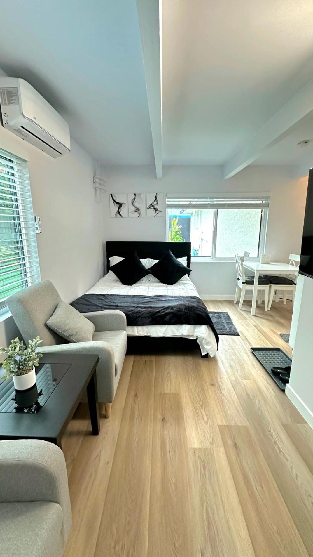 Acomodação com café da manhã  Modern Stylish &cozy Back Unit