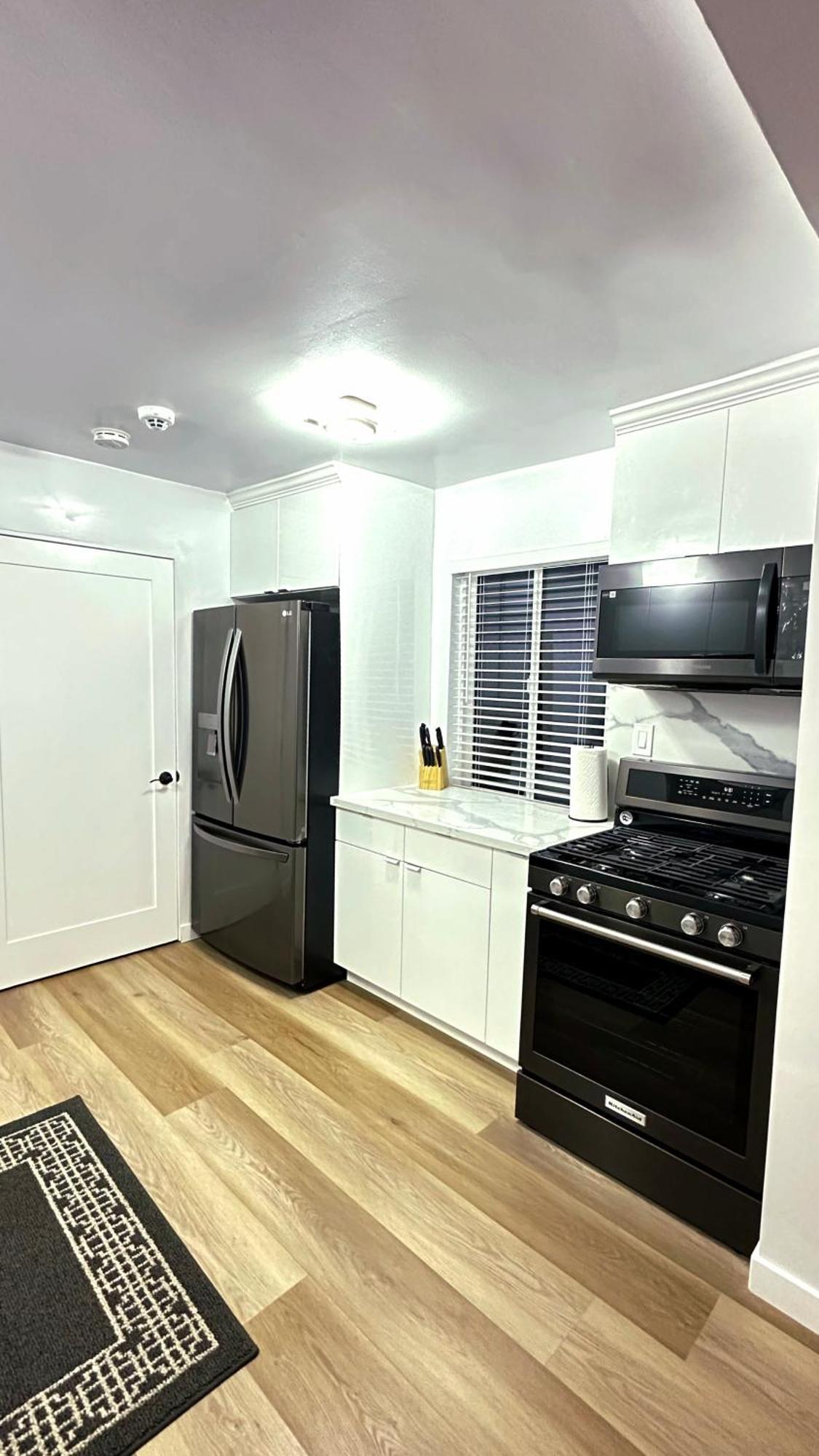 Acomodação com café da manhã  Modern 2br Stylish & Cozy Unit