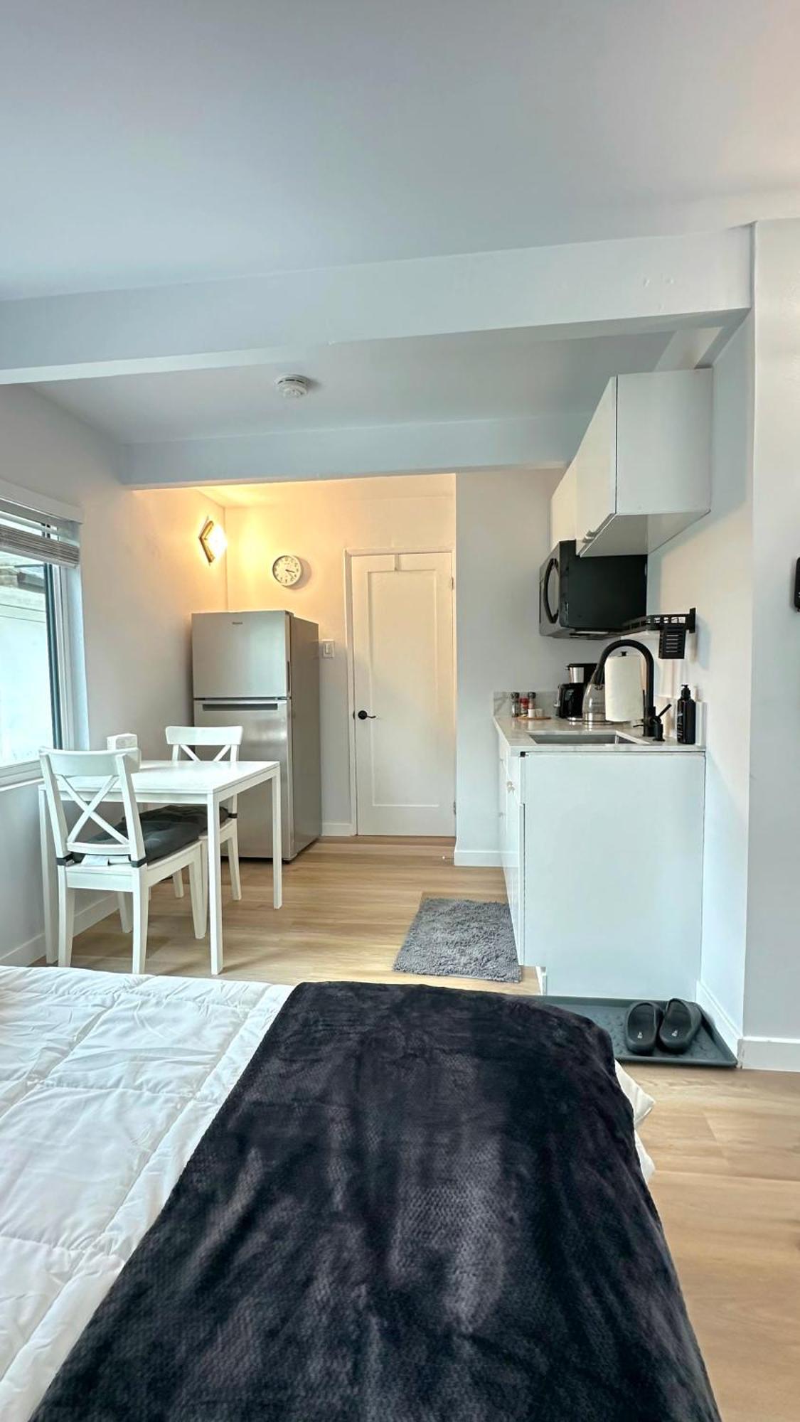 Modern Stylish &cozy Back Unit Acomodação com café da manhã 