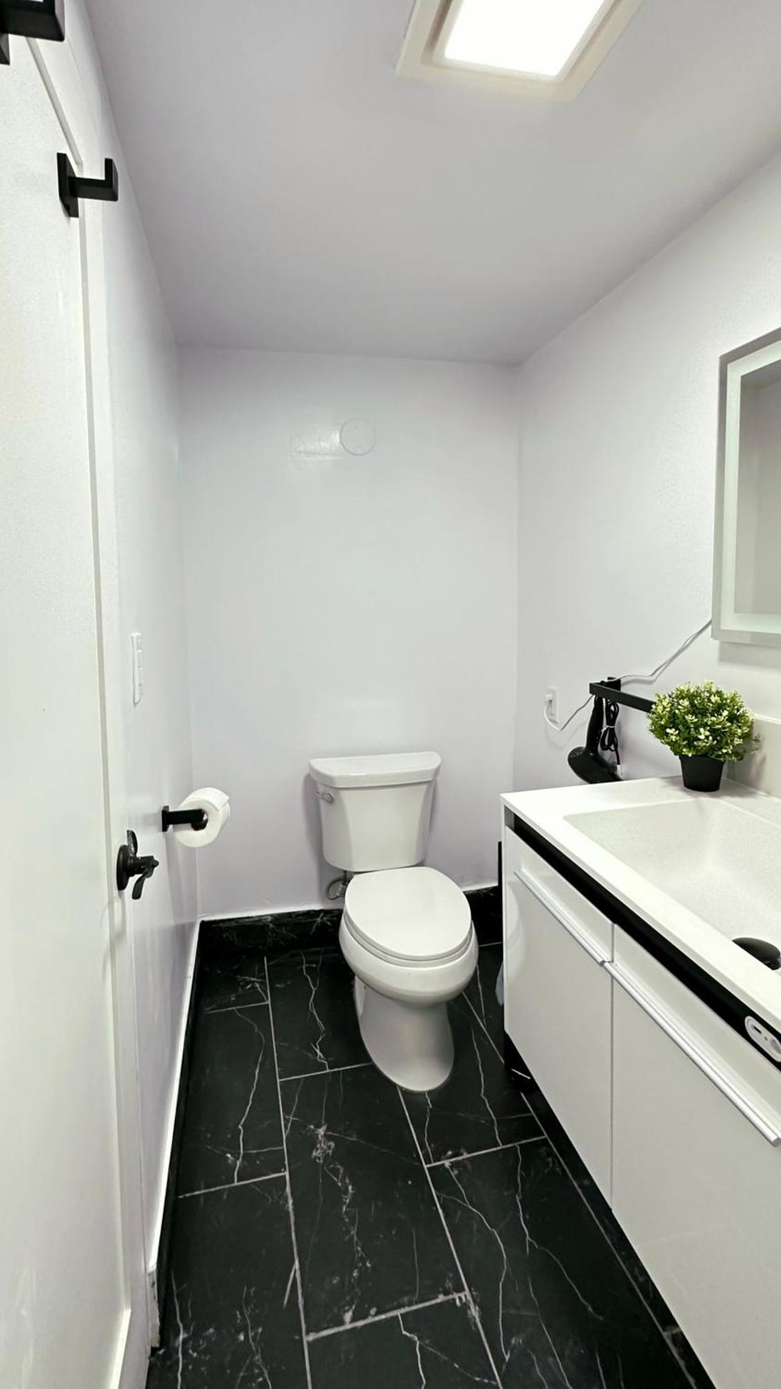 Acomodação com café da manhã  Modern Stylish &cozy Back Unit Los Angeles