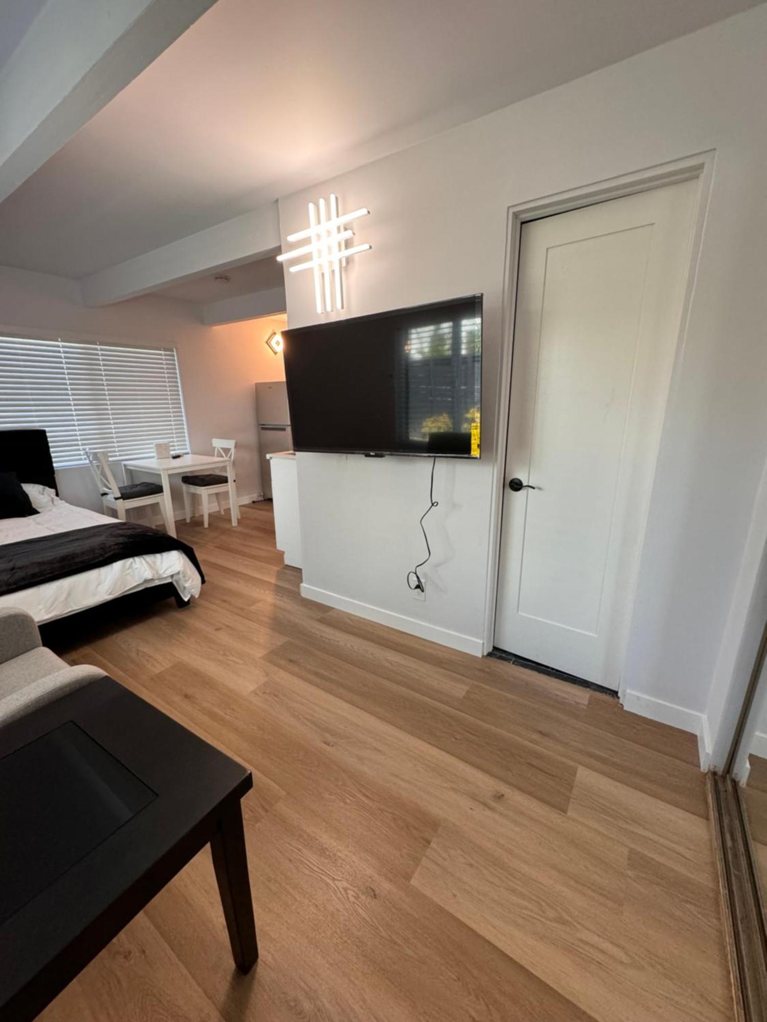 Modern Stylish &cozy Back Unit Acomodação com café da manhã  Los Angeles