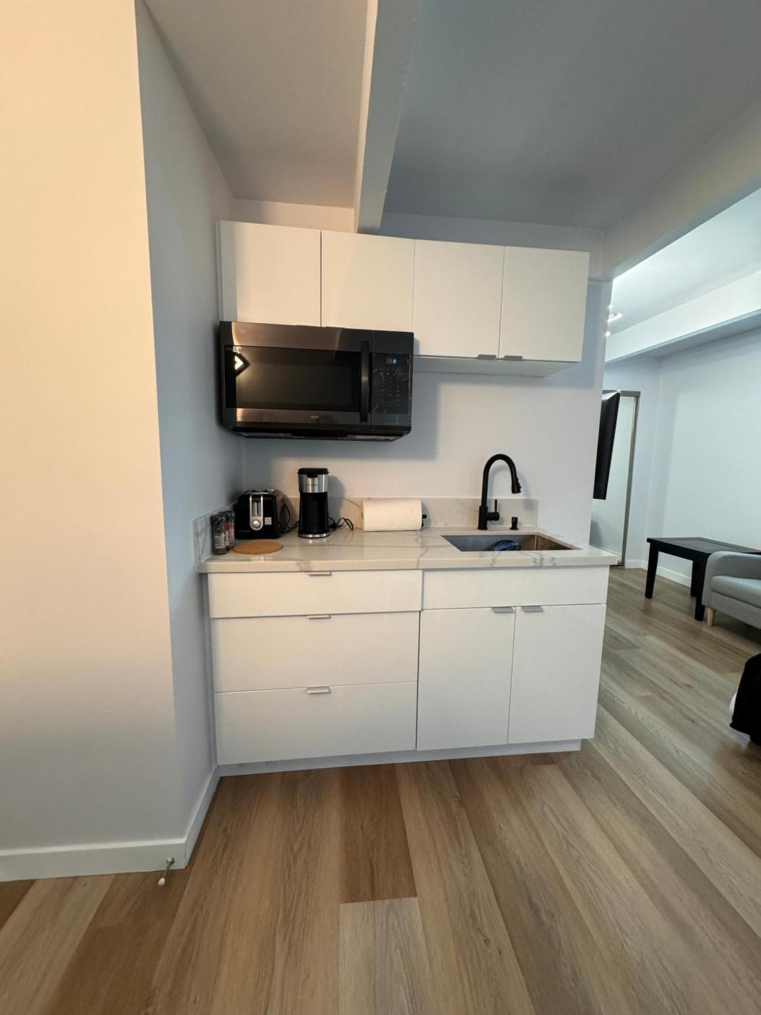 Acomodação com café da manhã  Modern Stylish &cozy Back Unit *