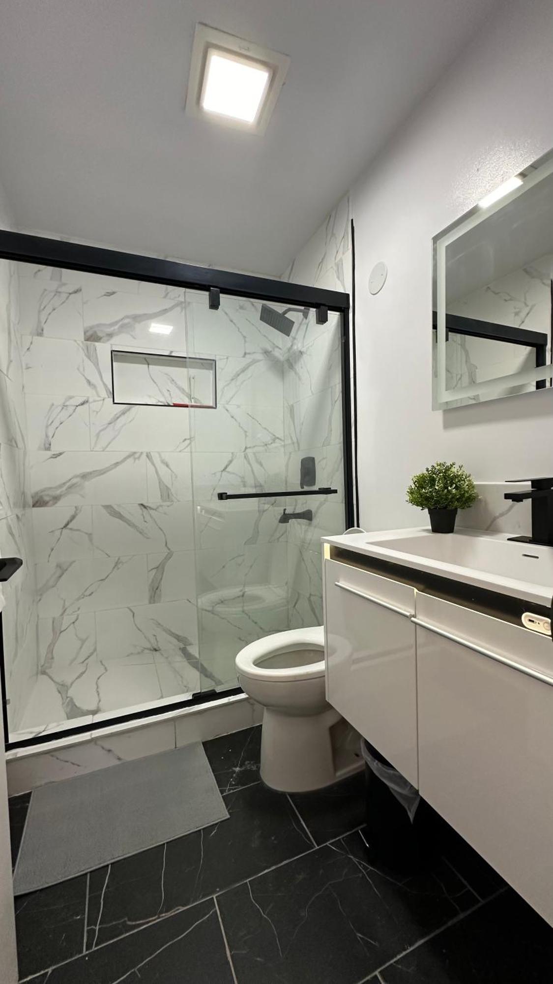 Acomodação com café da manhã  Modern 2br Stylish & Cozy Unit