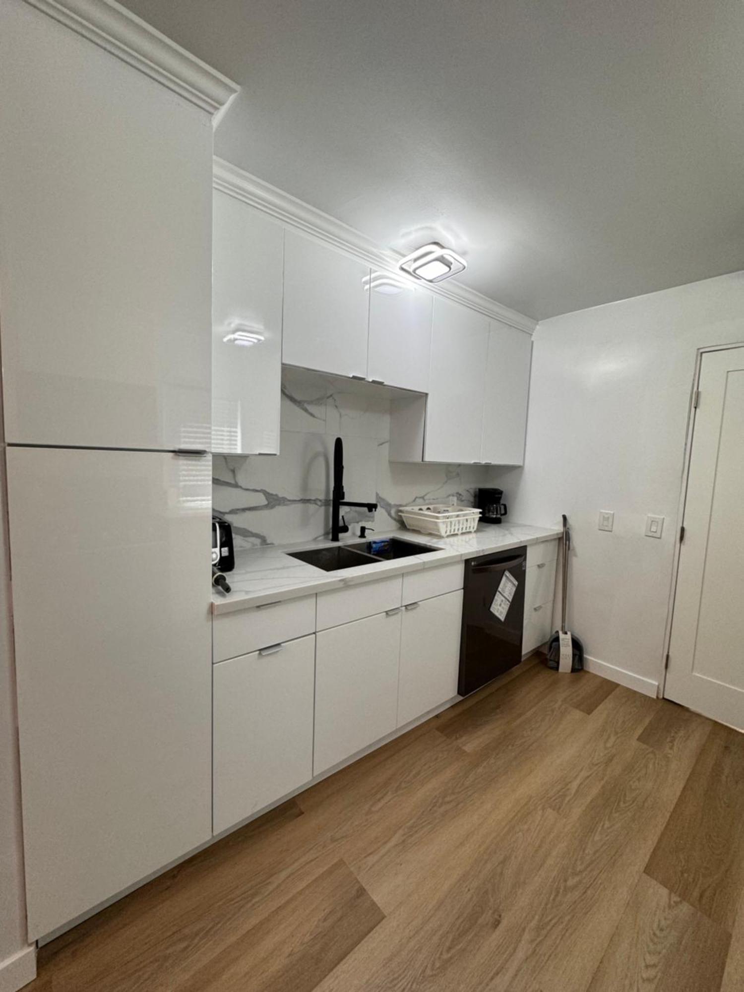 Modern 2br Stylish & Cozy Unit Acomodação com café da manhã 