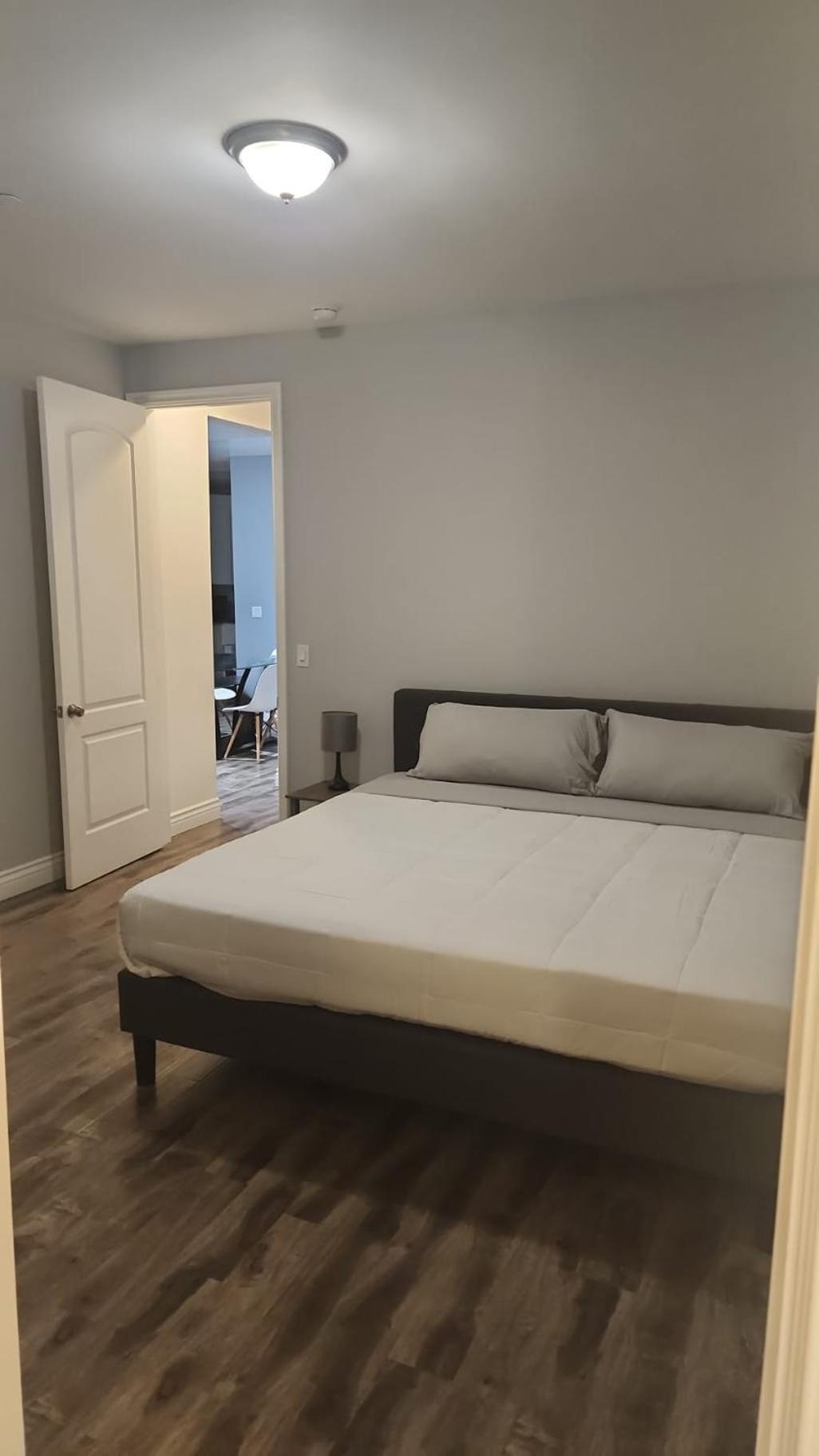 Holiday home Charmer Near La Attractions