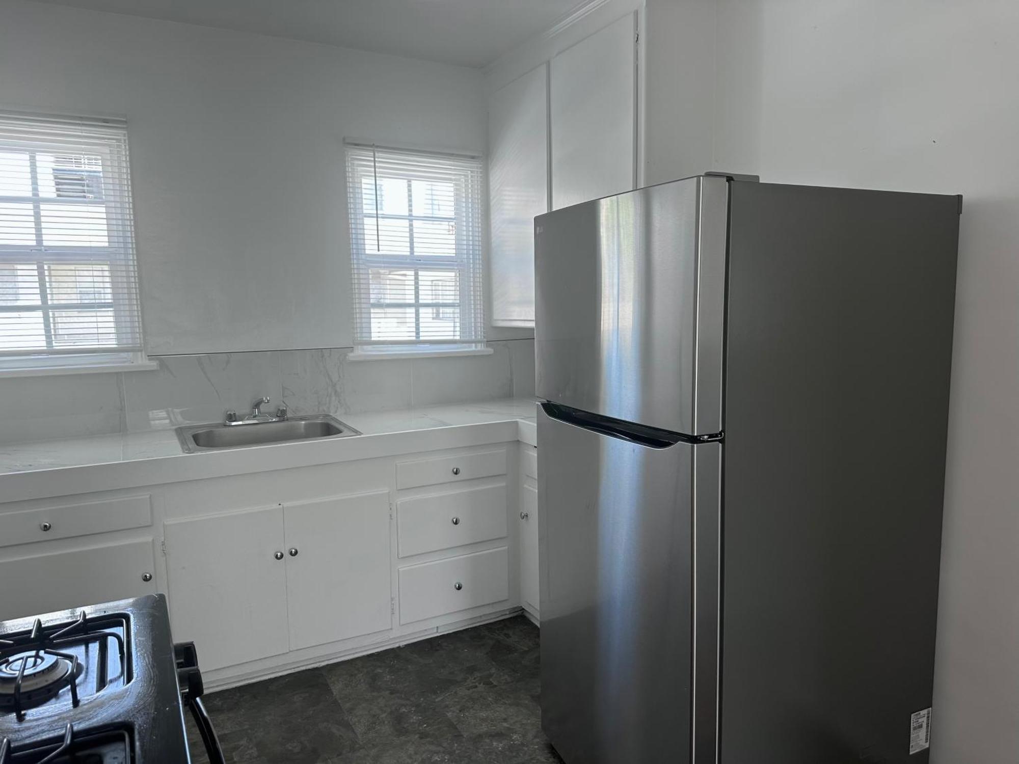 Cute In Area Of Hollywood Apartment