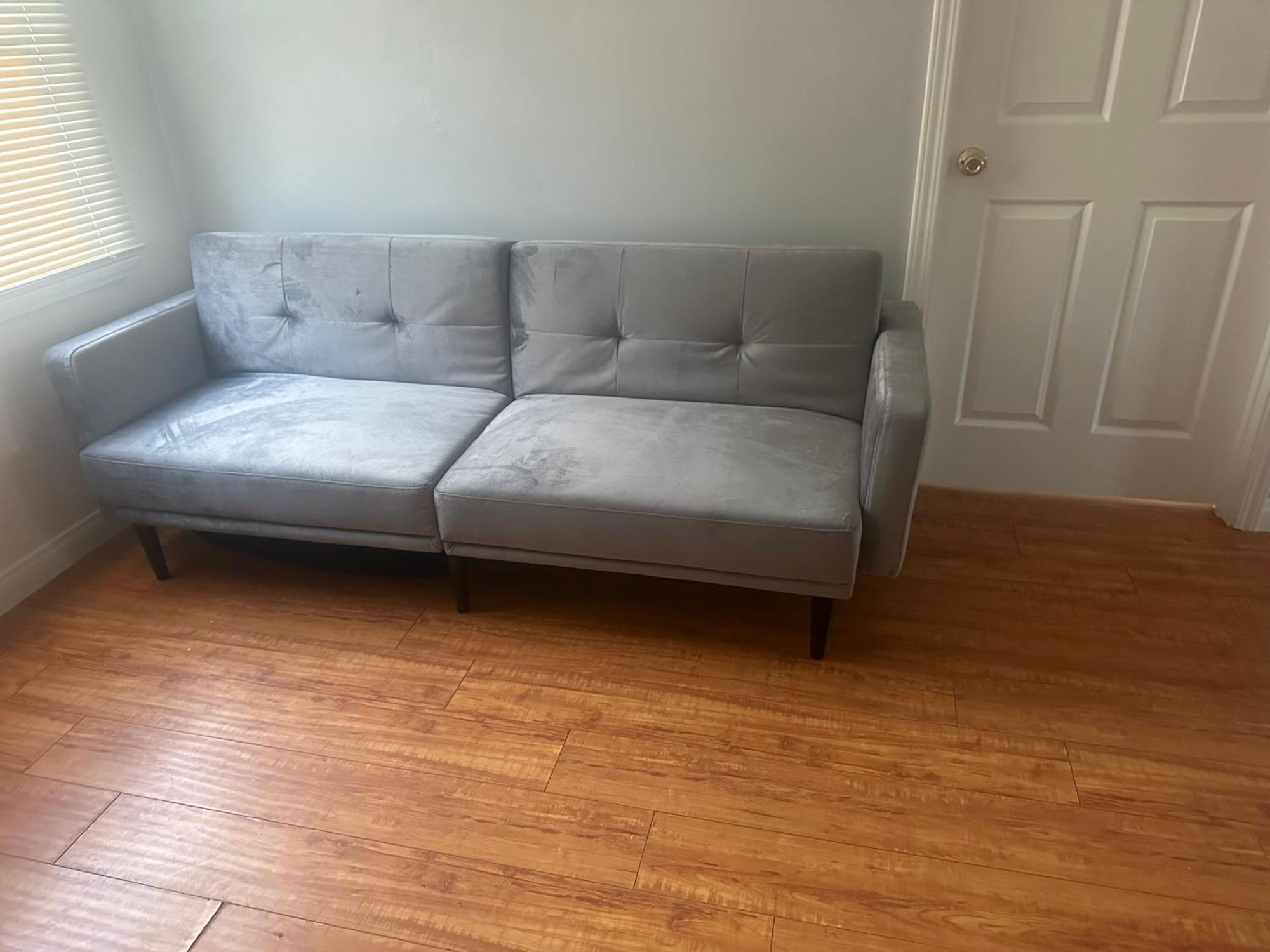 Cute In Area Of Hollywood Apartment