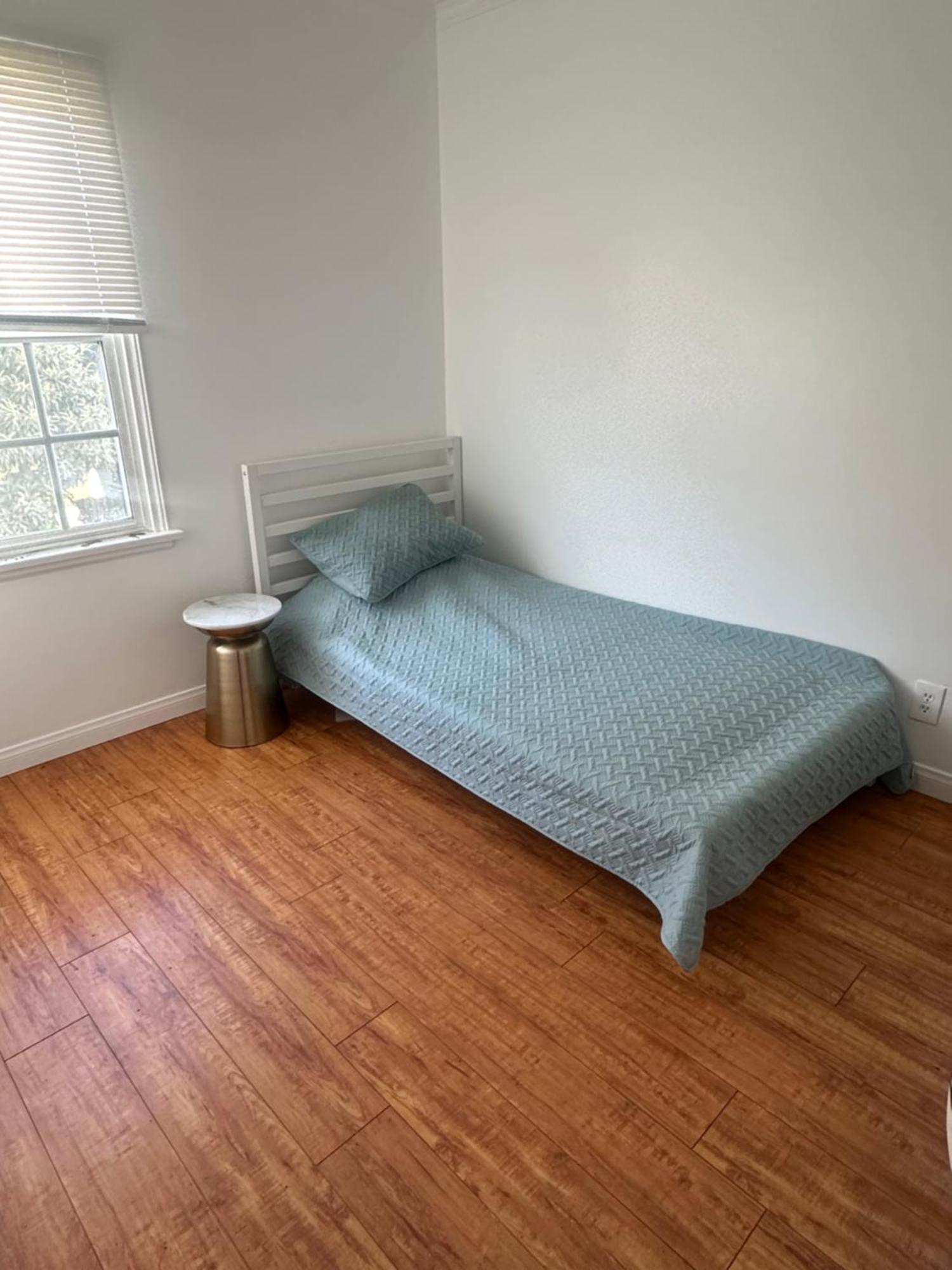 Apartment Cute In Area Of Hollywood *