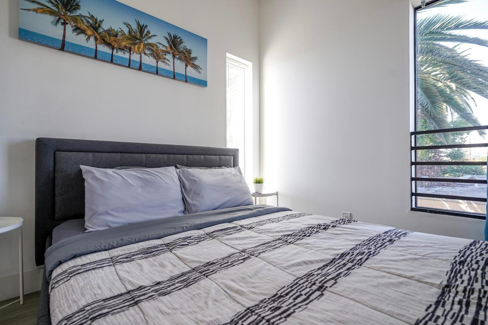 Hollywood Famous Townhome With Pvt Rooftop Scenic Views