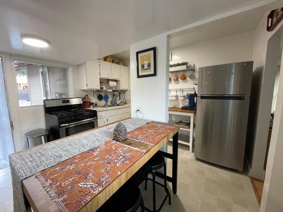 Amazing In La Apartment Los Angeles