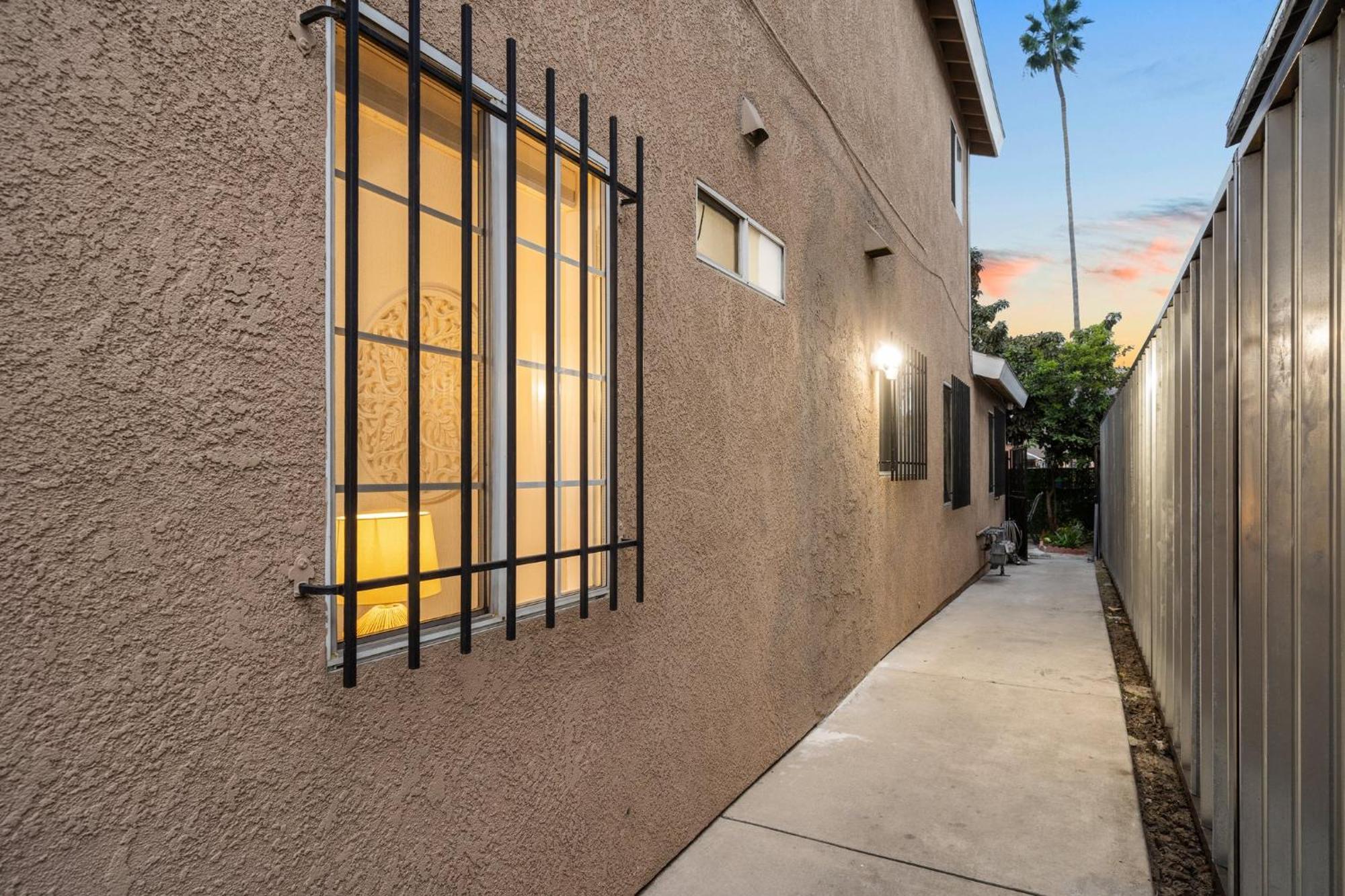 The Avalon - 35 Percent Off April 2025! Low Fees * Los Angeles