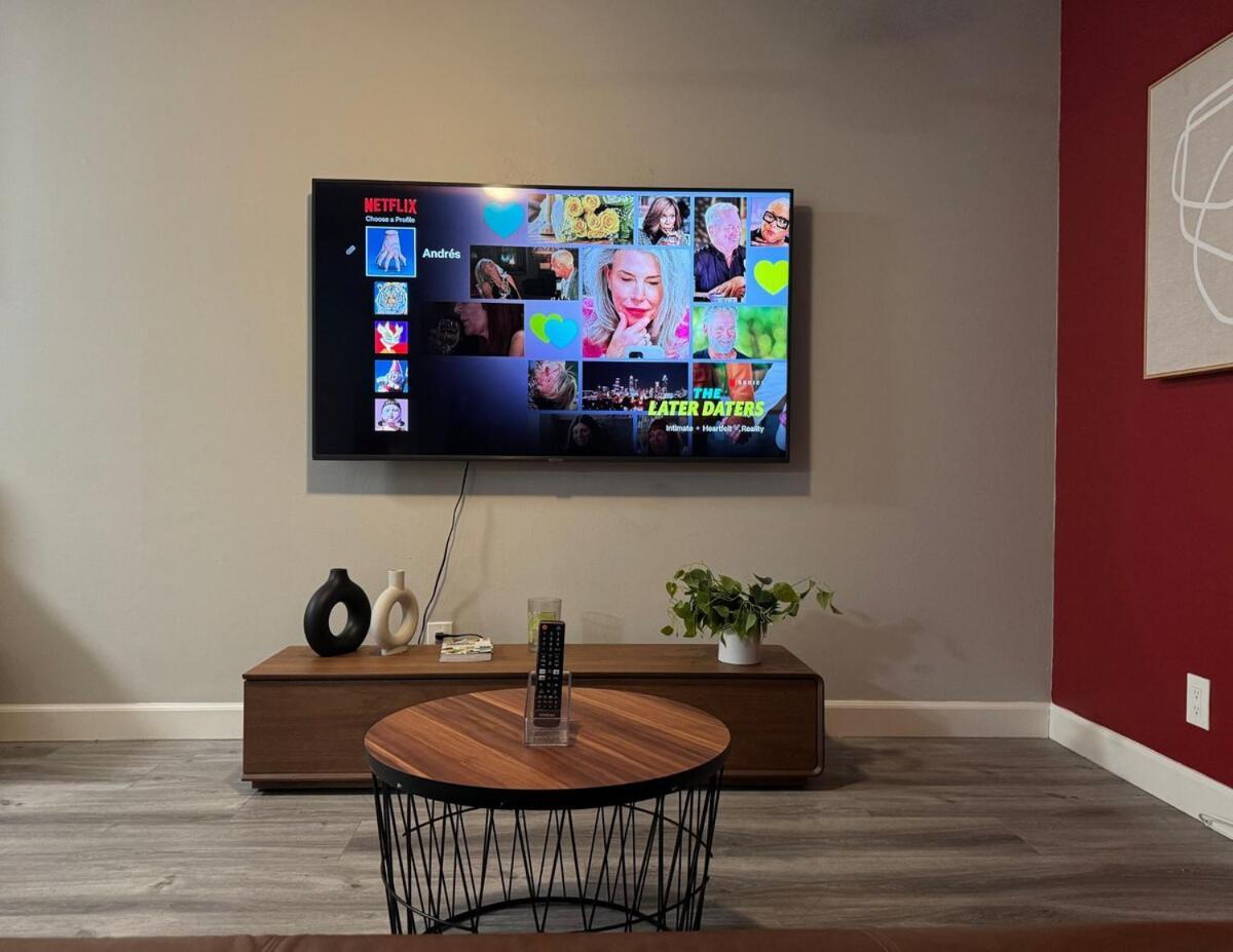 Beverly Hills Charm Rodeo Cedar