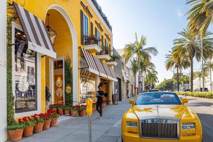 Apartment Beverly Hills Charm Rodeo Cedar *