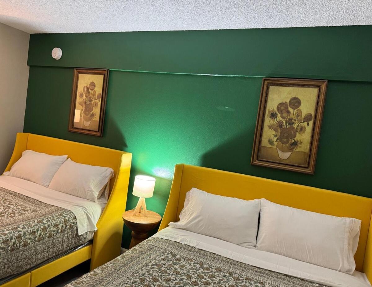 Beverly Hills Charm Rodeo Cedar Apartment